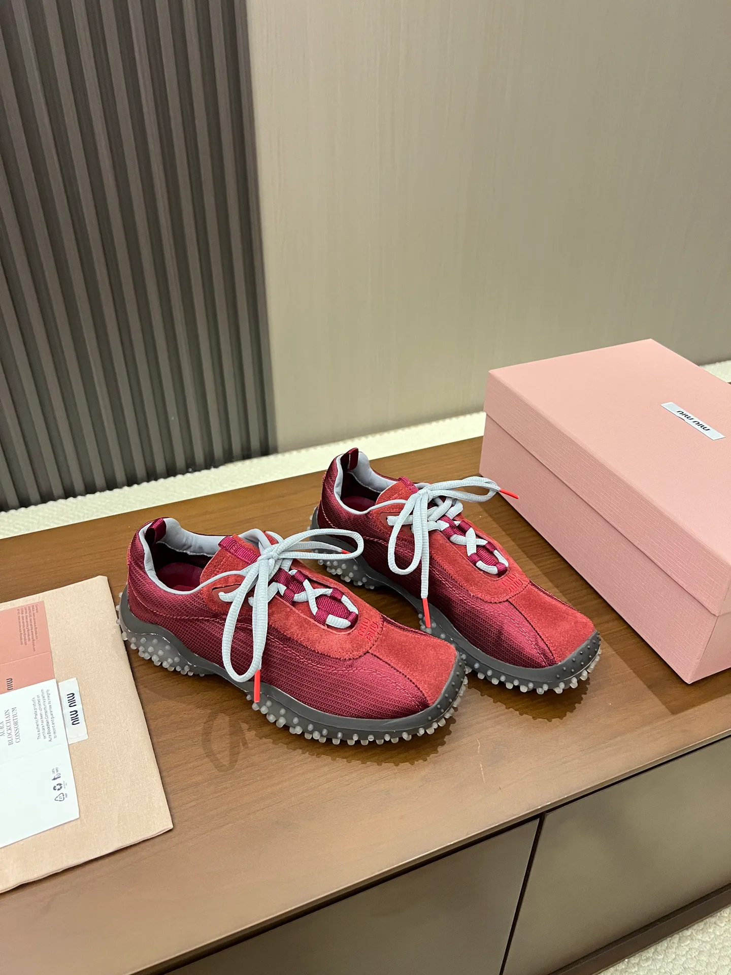 Кроссовки Женские Miu Miu 17968606