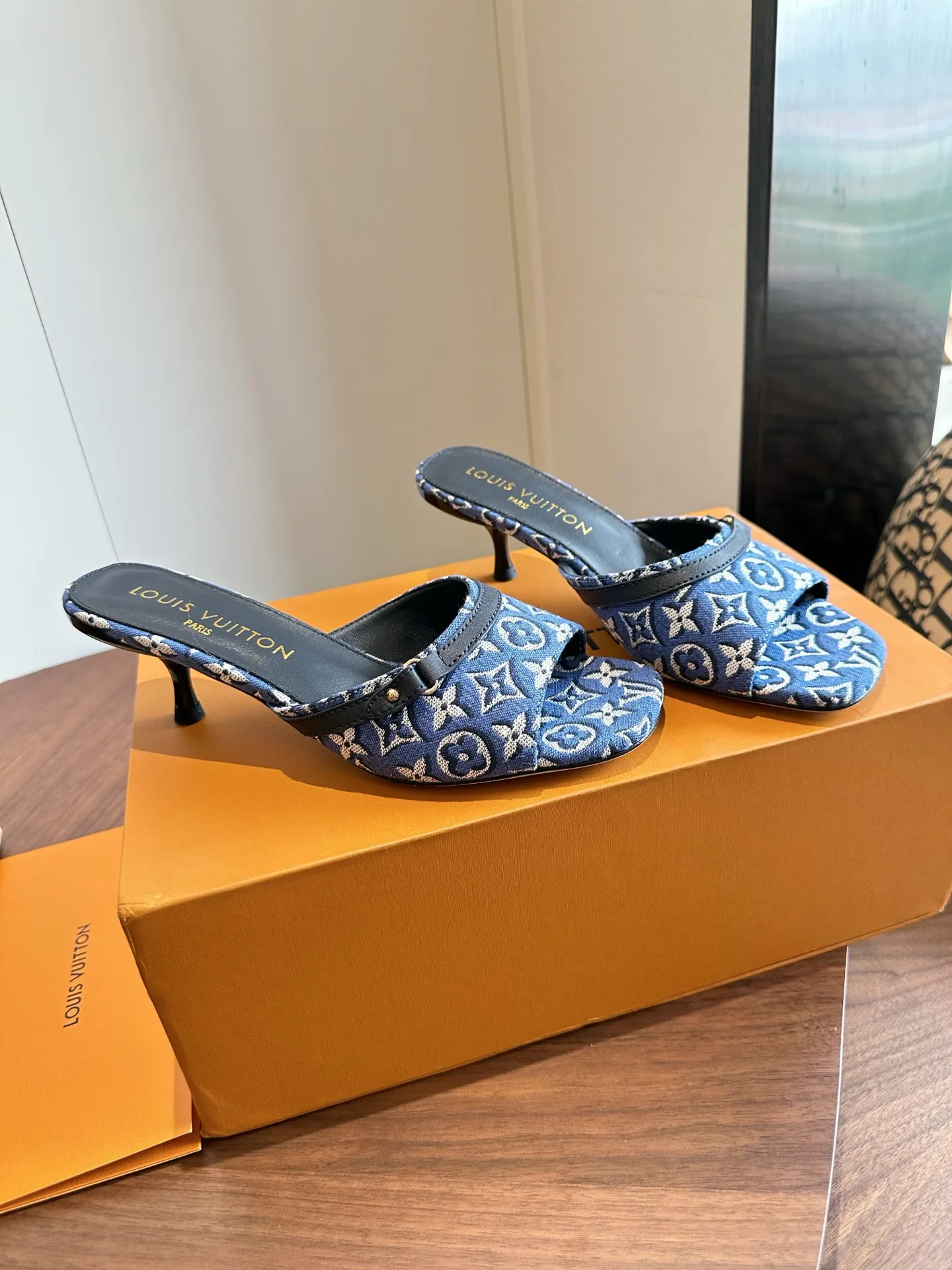 Мюли И Сабо Женские Louis Vuitton 17580803