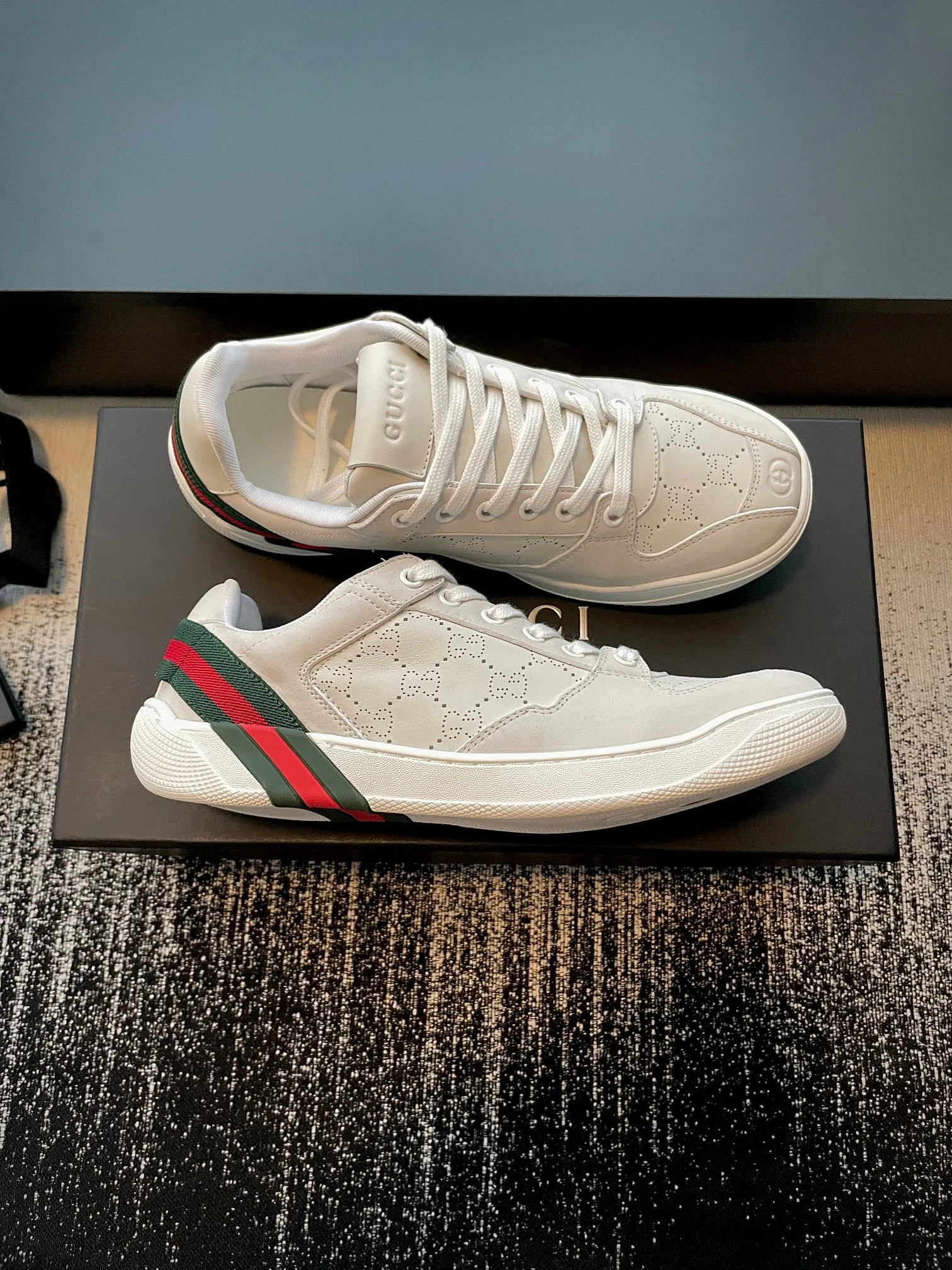 Кроссовки Женские Gucci 18766062
