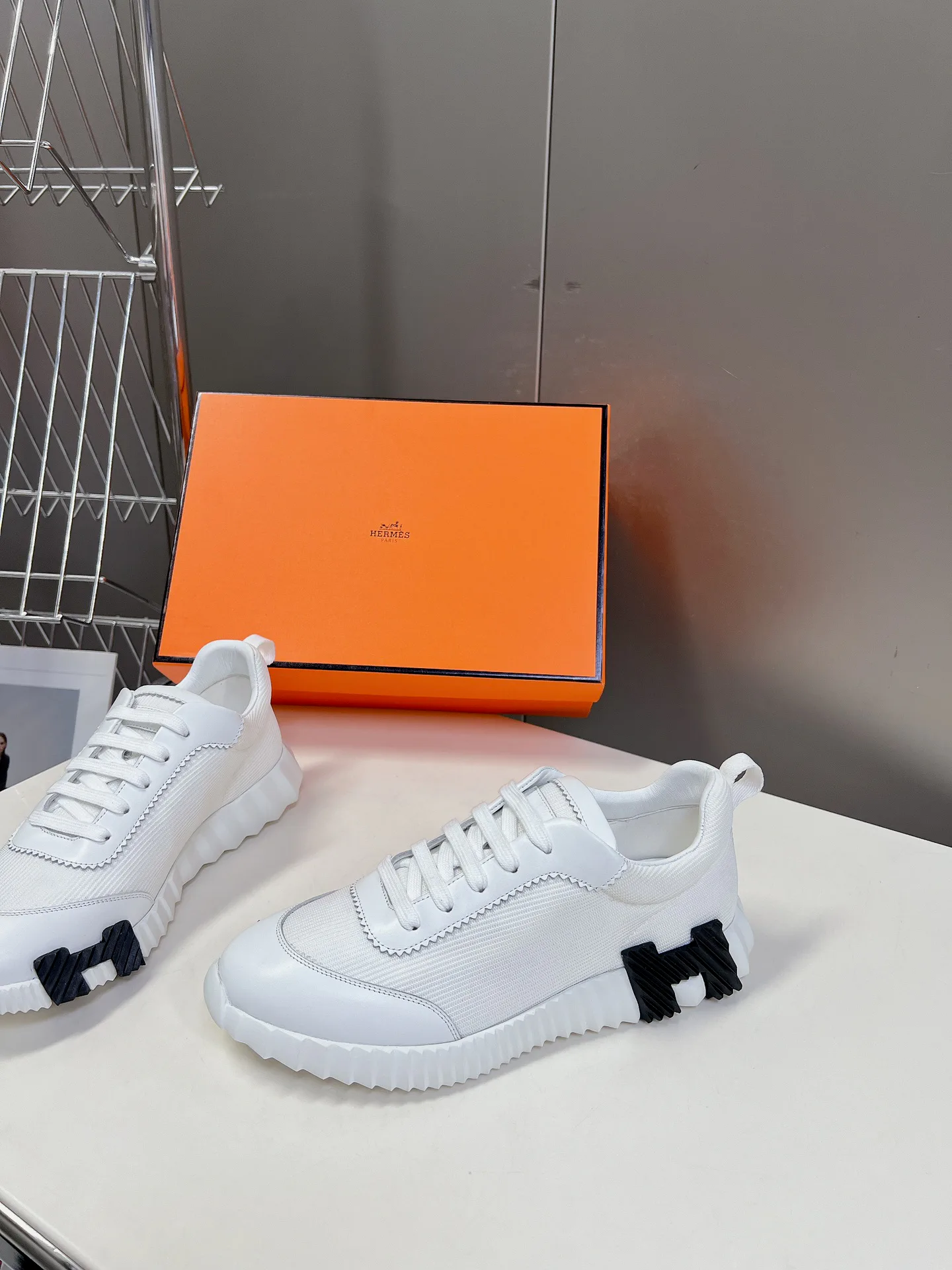 Кроссовки Женские Hermes 18418623
