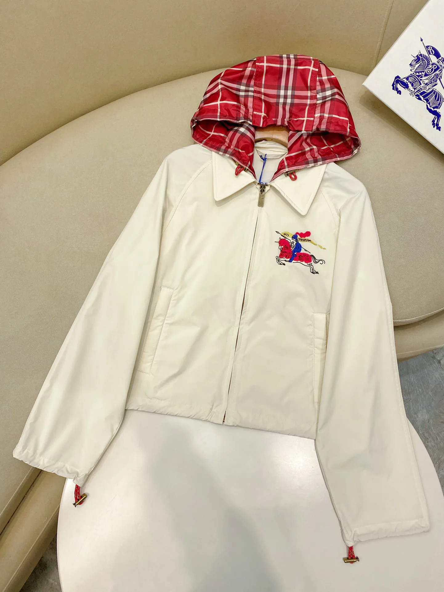 Куртки И Пуховики Женские Burberry 11697866