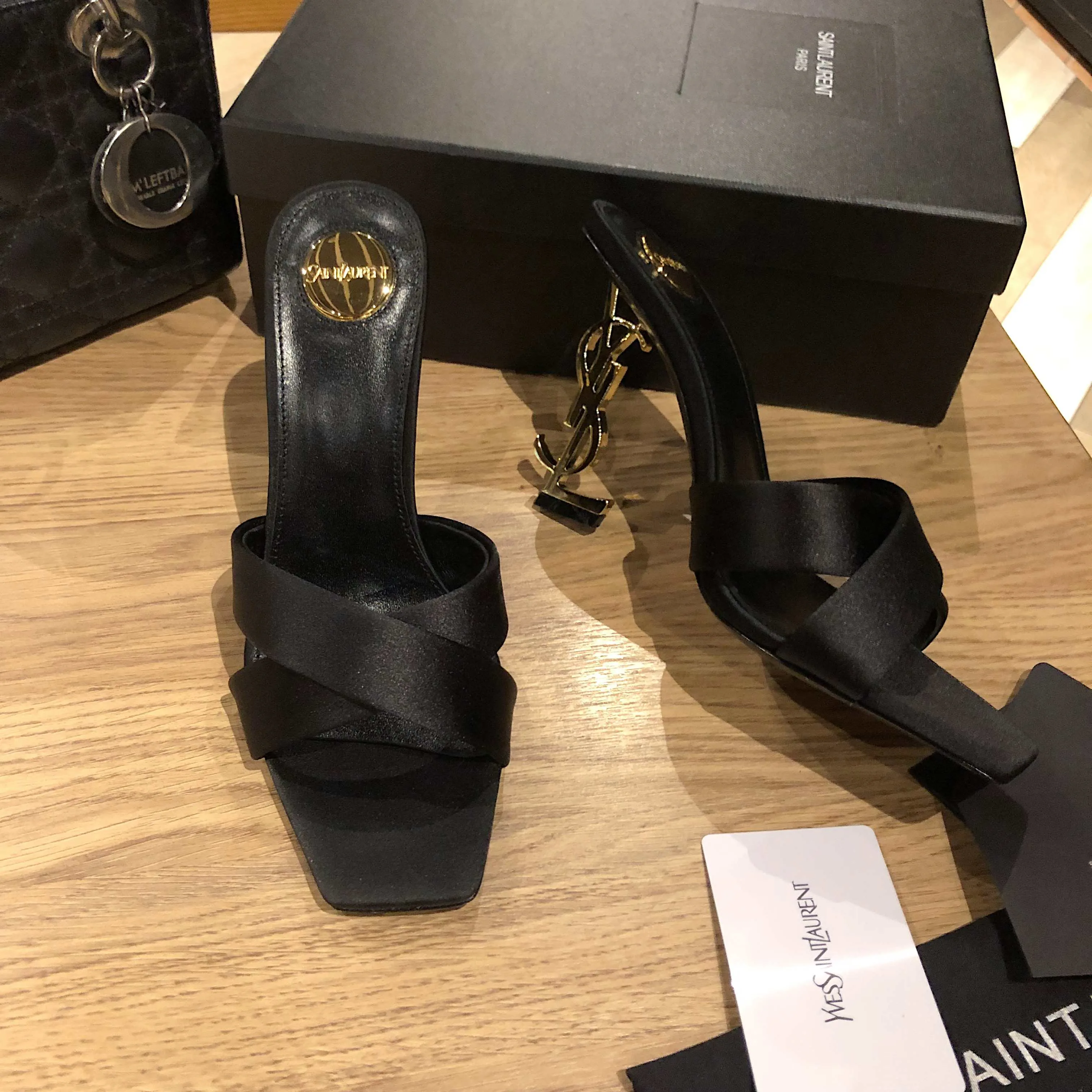 Босоножки Женские Saint Laurent 11220500