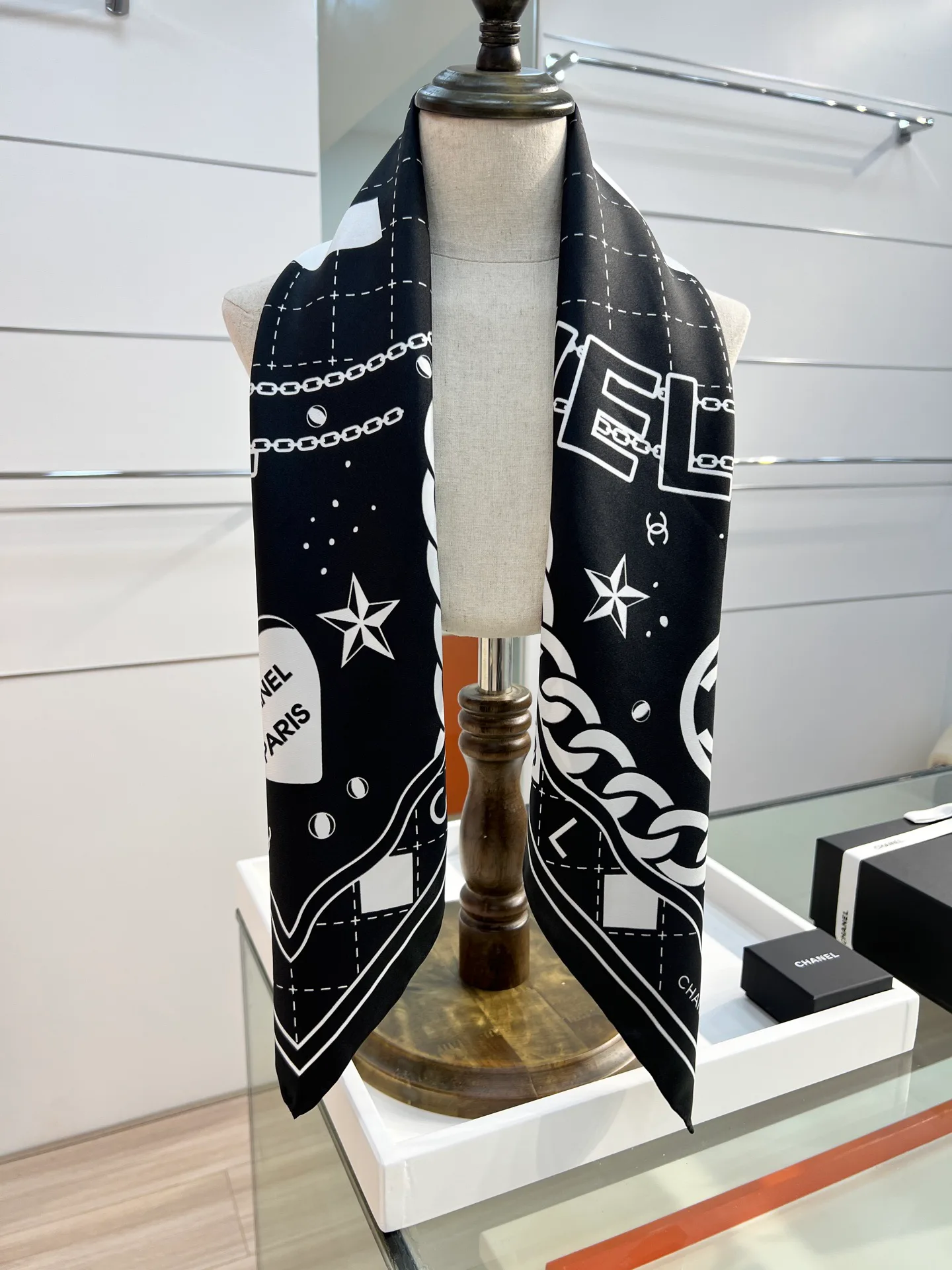 Платки Chanel 453525