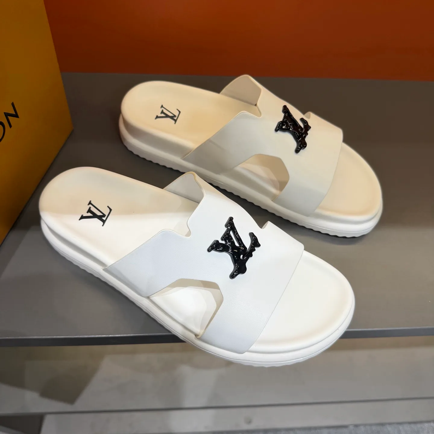 Сандалии Женские Louis Vuitton 9737091
