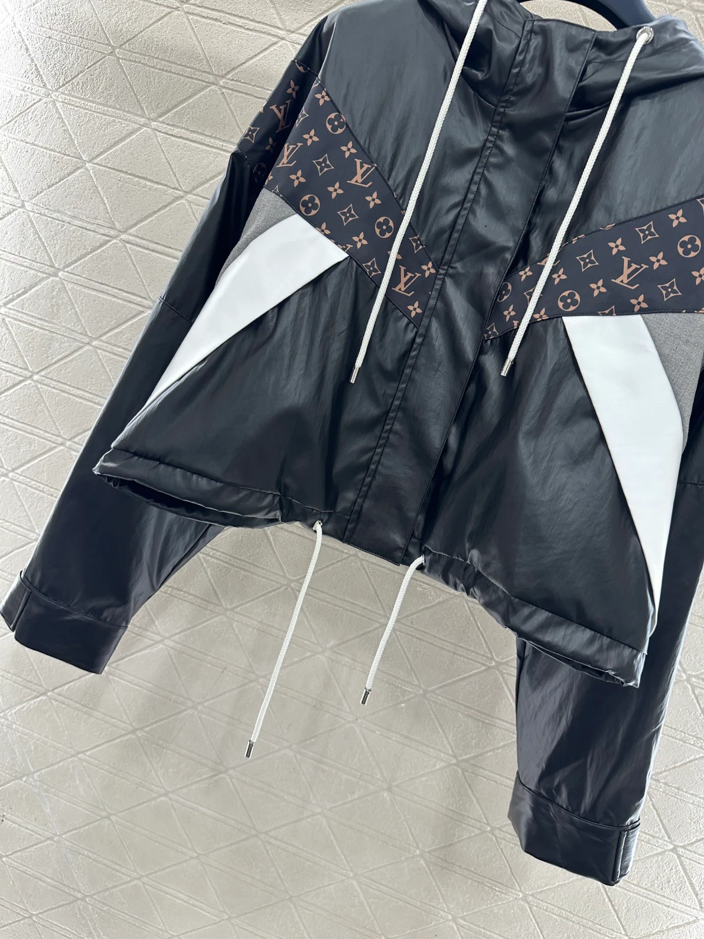 Куртки И Пуховики Женские Louis Vuitton 1273500