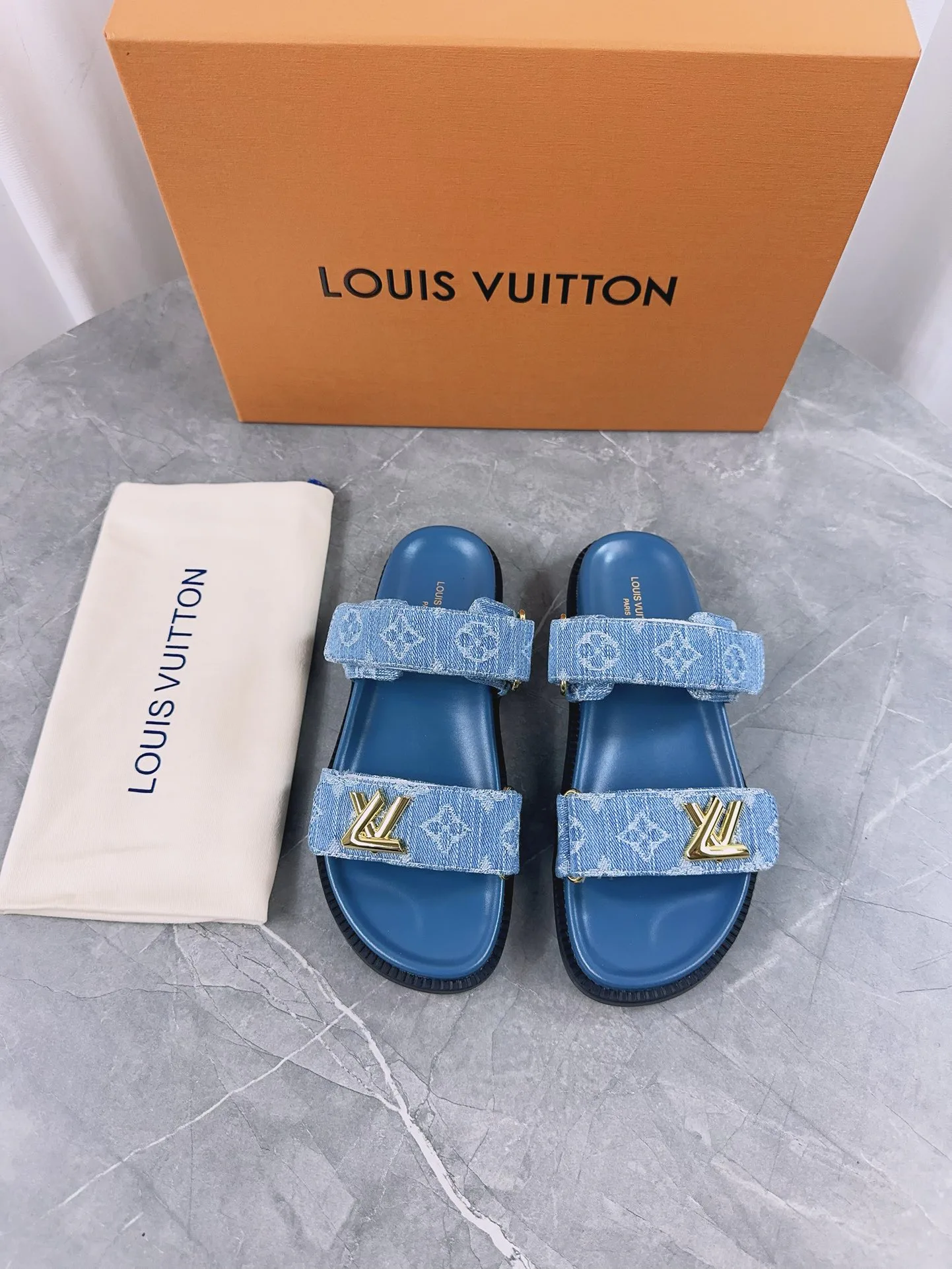 Сандалии Женские Louis Vuitton 12156574