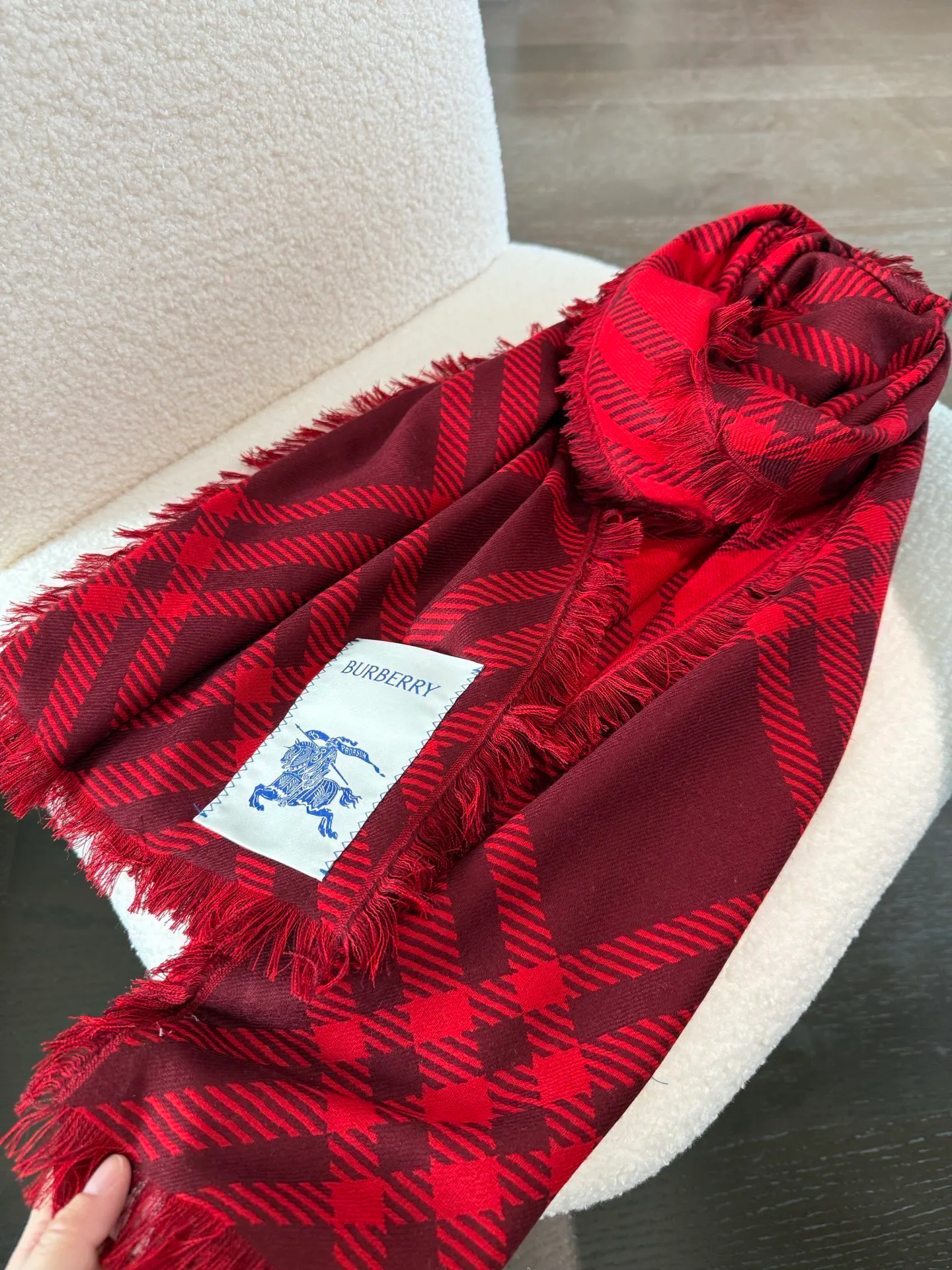 Шарфы Burberry 18627369