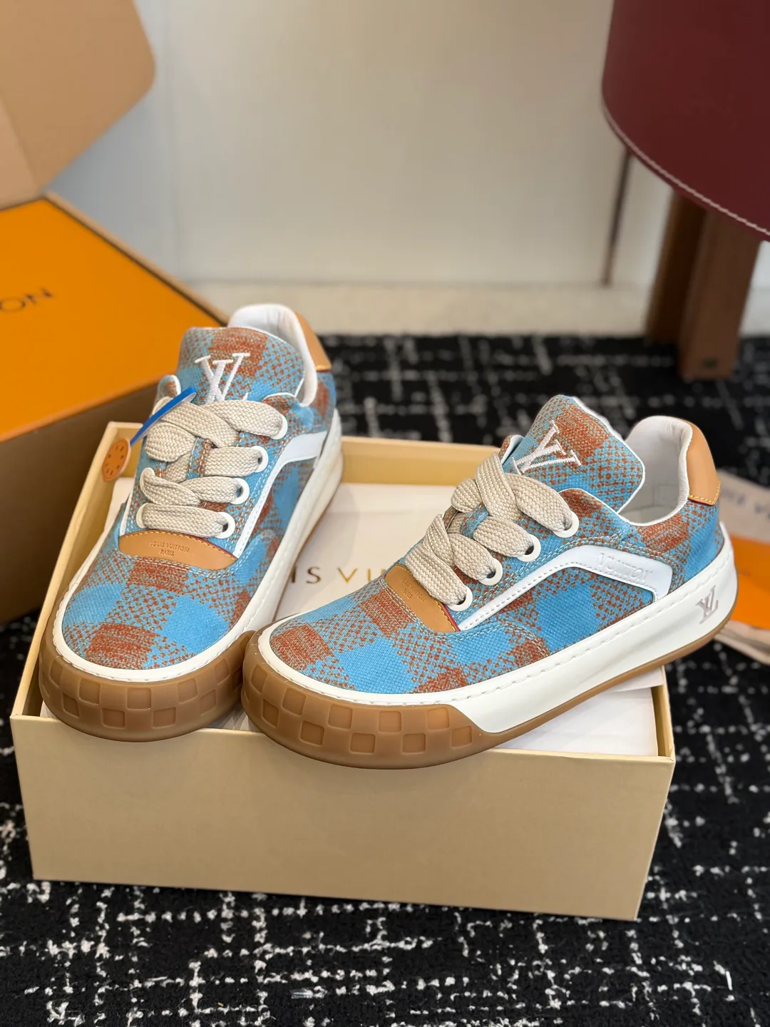 Кроссовки Женские Louis Vuitton 2671136