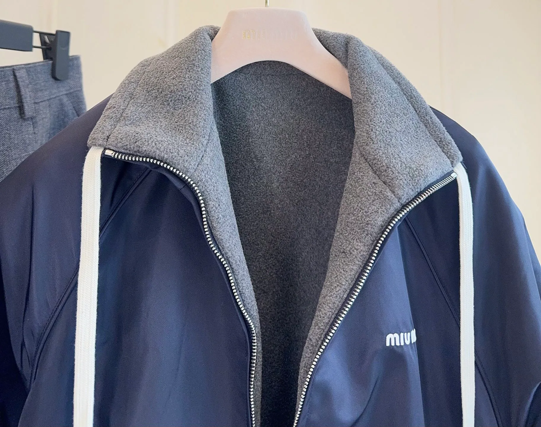 Куртки И Пуховики Женские Miu Miu 1523661