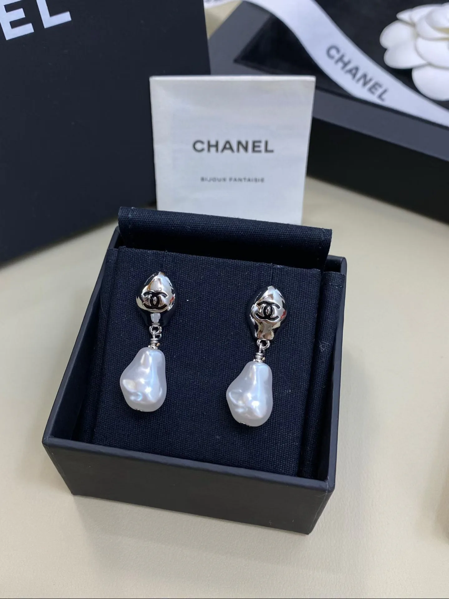 Бижутерия Chanel 17857359
