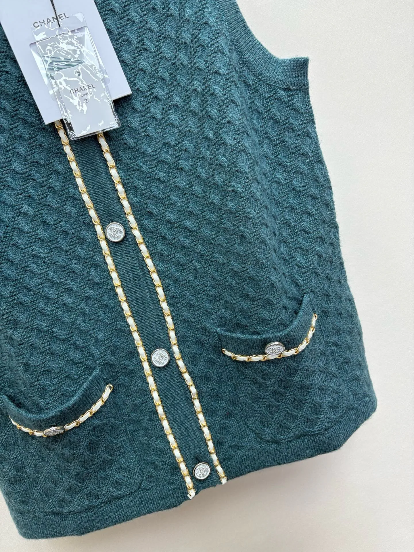 Жилеты Женские Chanel 18028703