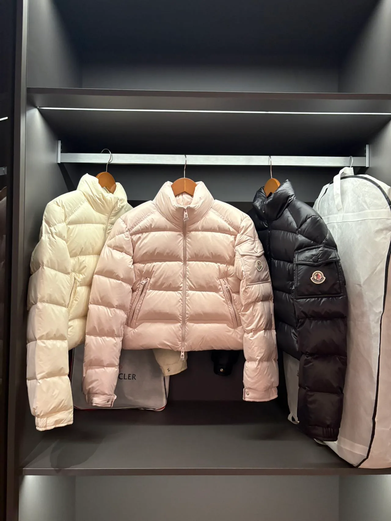 Куртки И Пуховики Женские Moncler 19185565