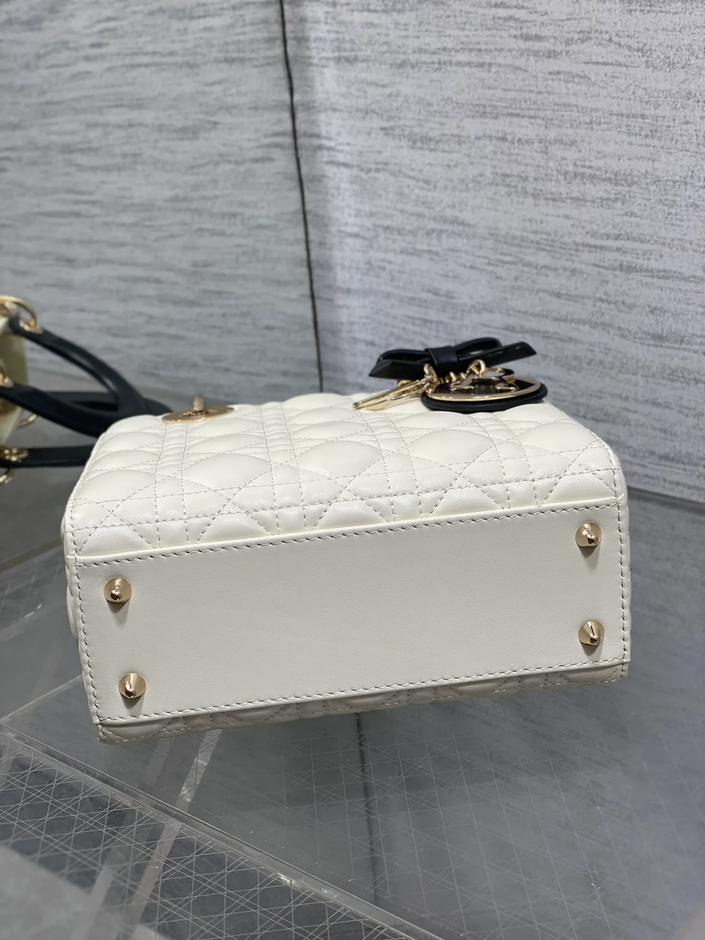 Классические Сумки Женские Christian Dior 12189488