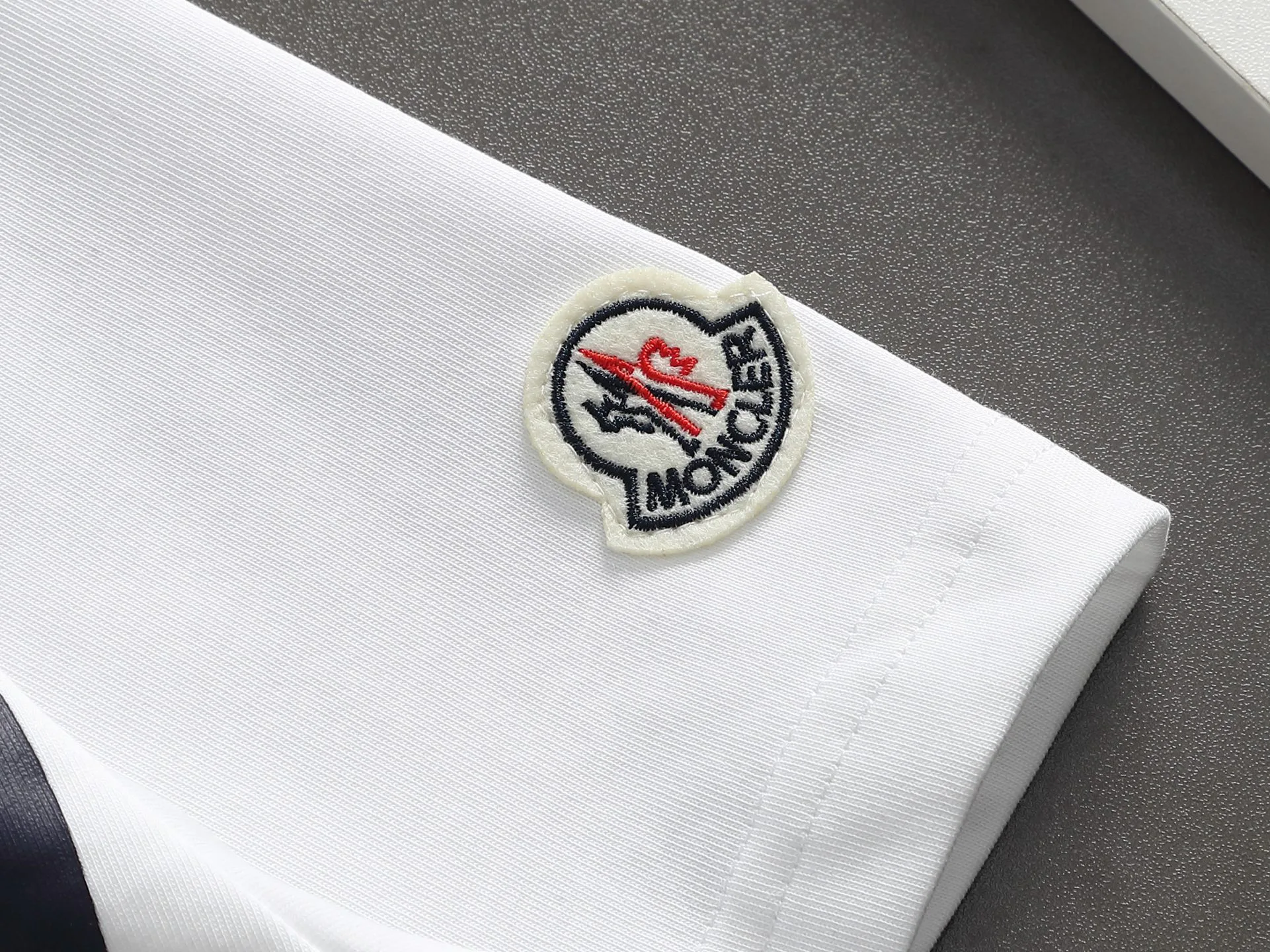 Футболки Женские Moncler 1617515