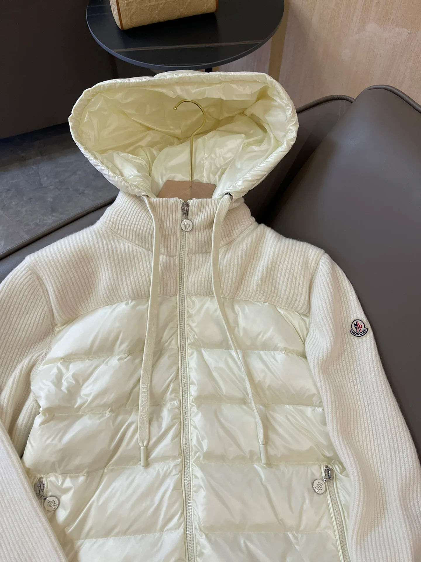 Куртки И Пуховики Женские Moncler 17886536