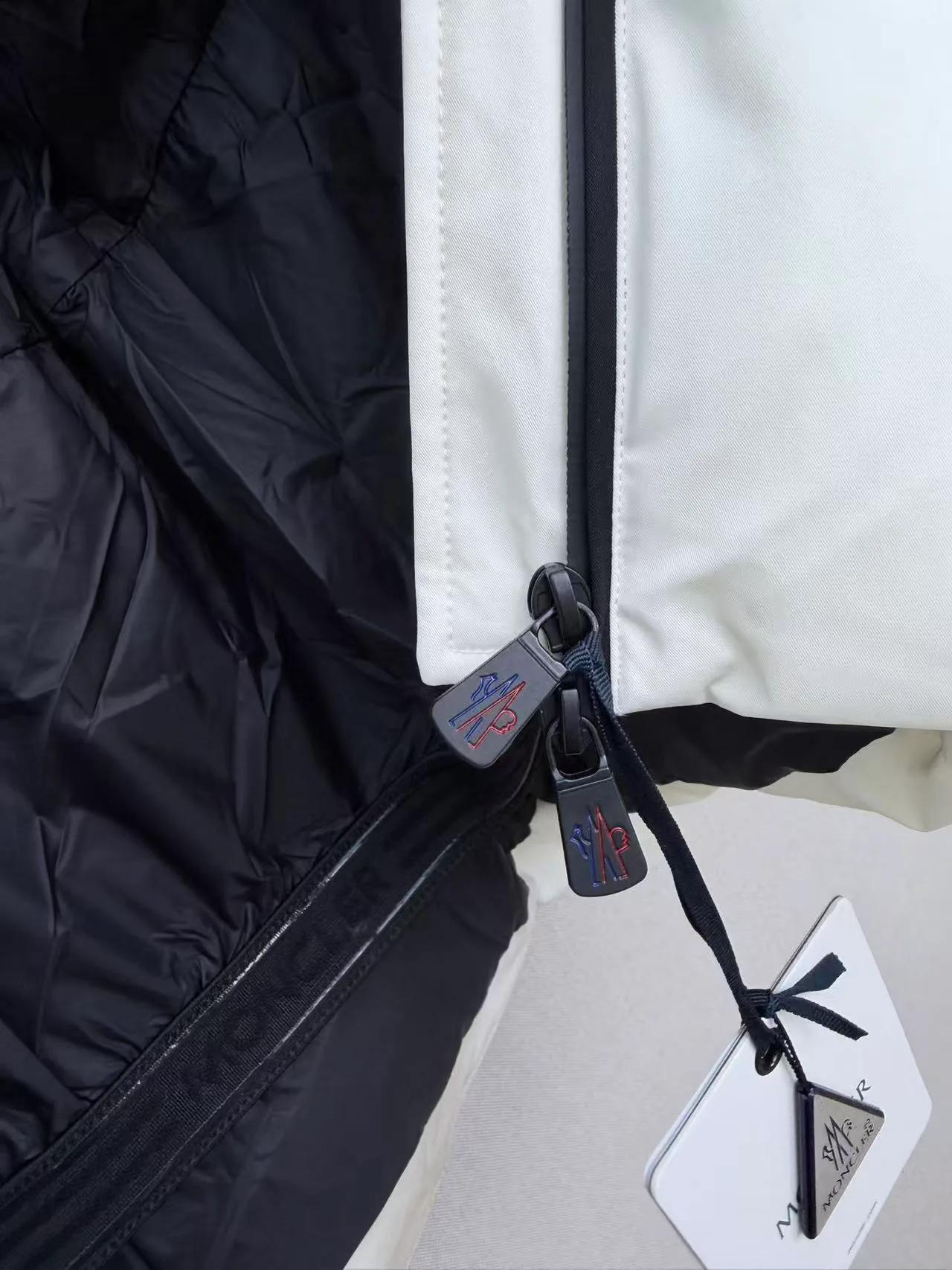 Куртки И Пуховики Женские Moncler 19247633