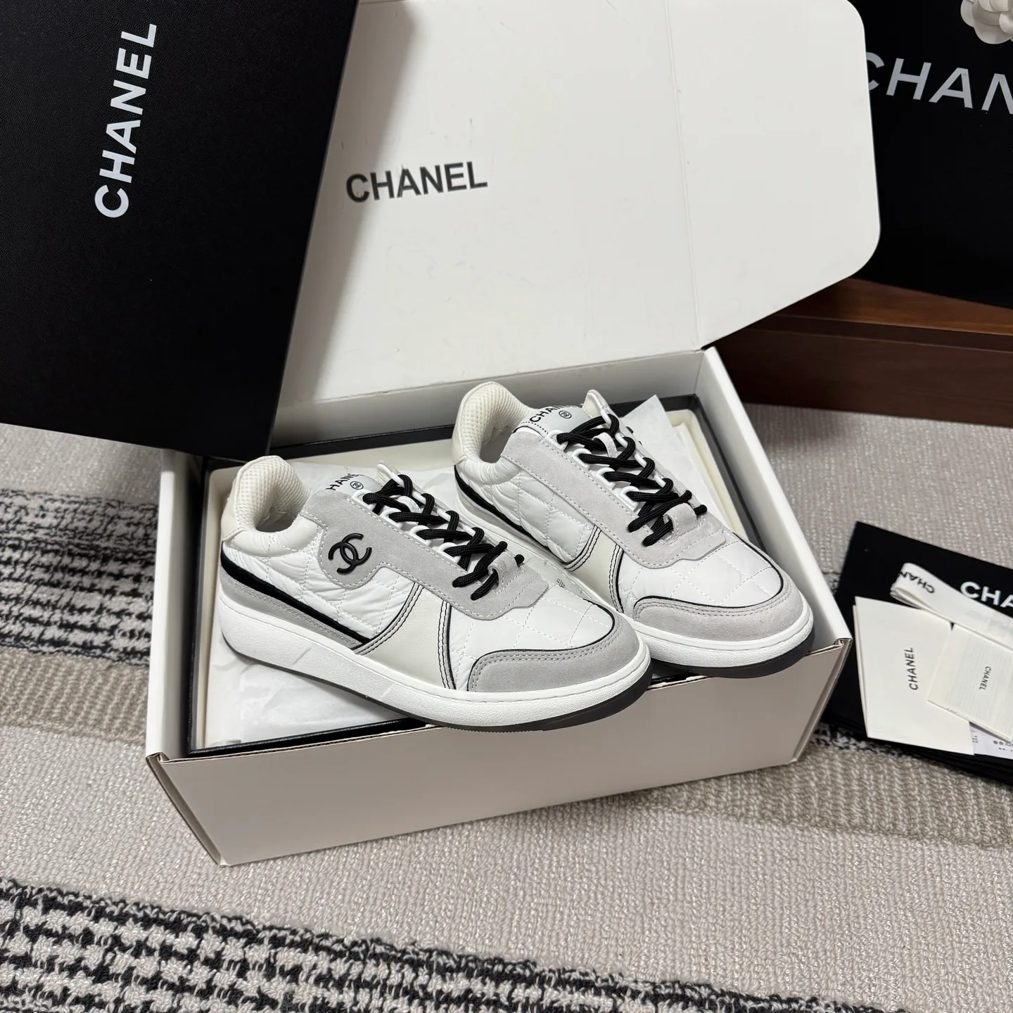 Кроссовки Женские Chanel 18195100