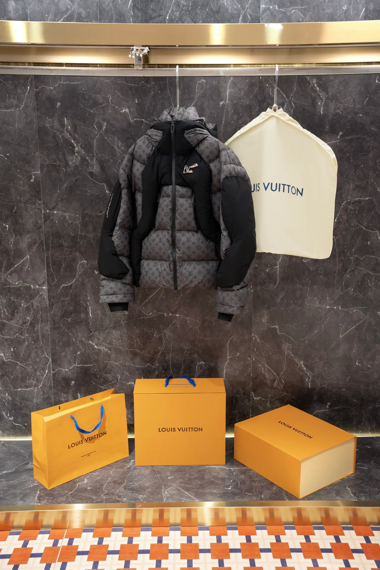 Куртки И Пуховики Женские Louis Vuitton 18188959
