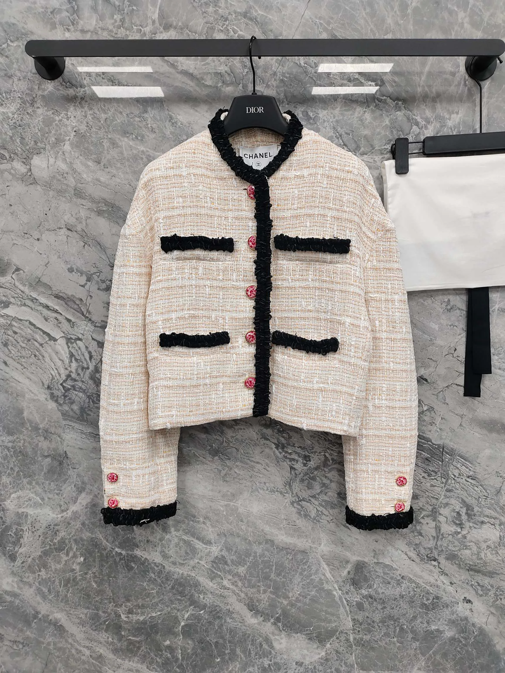Жакеты Женские Chanel 17954229