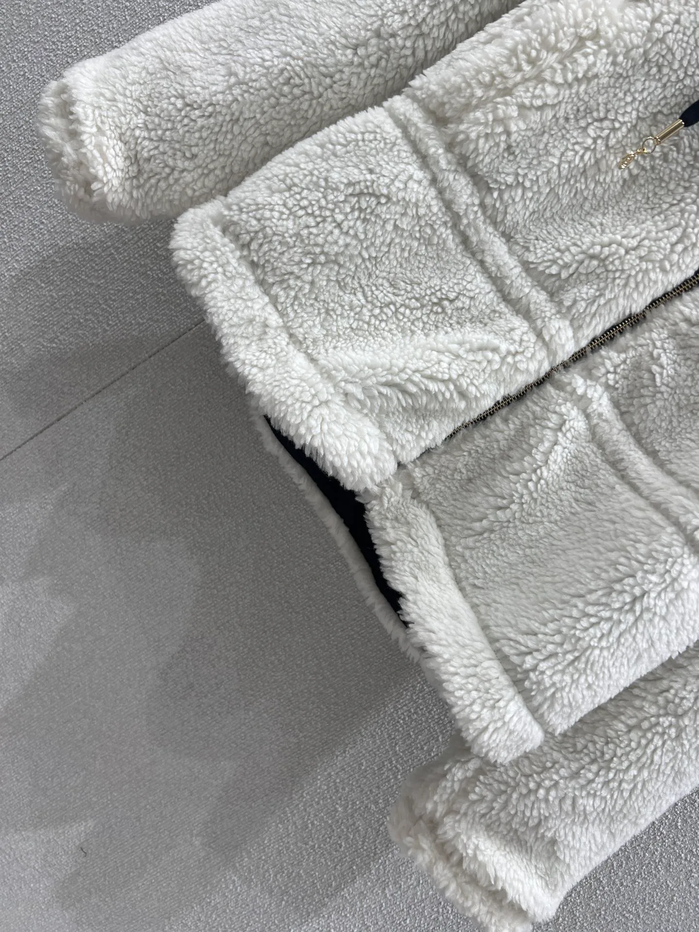 Куртки И Пуховики Женские Louis Vuitton 1068428