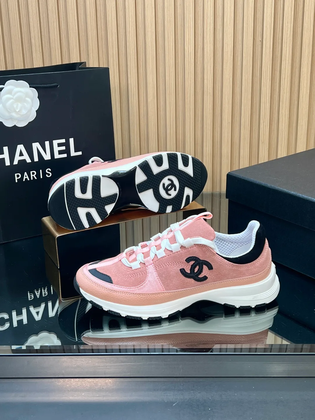 Кроссовки Женские Chanel 1731489