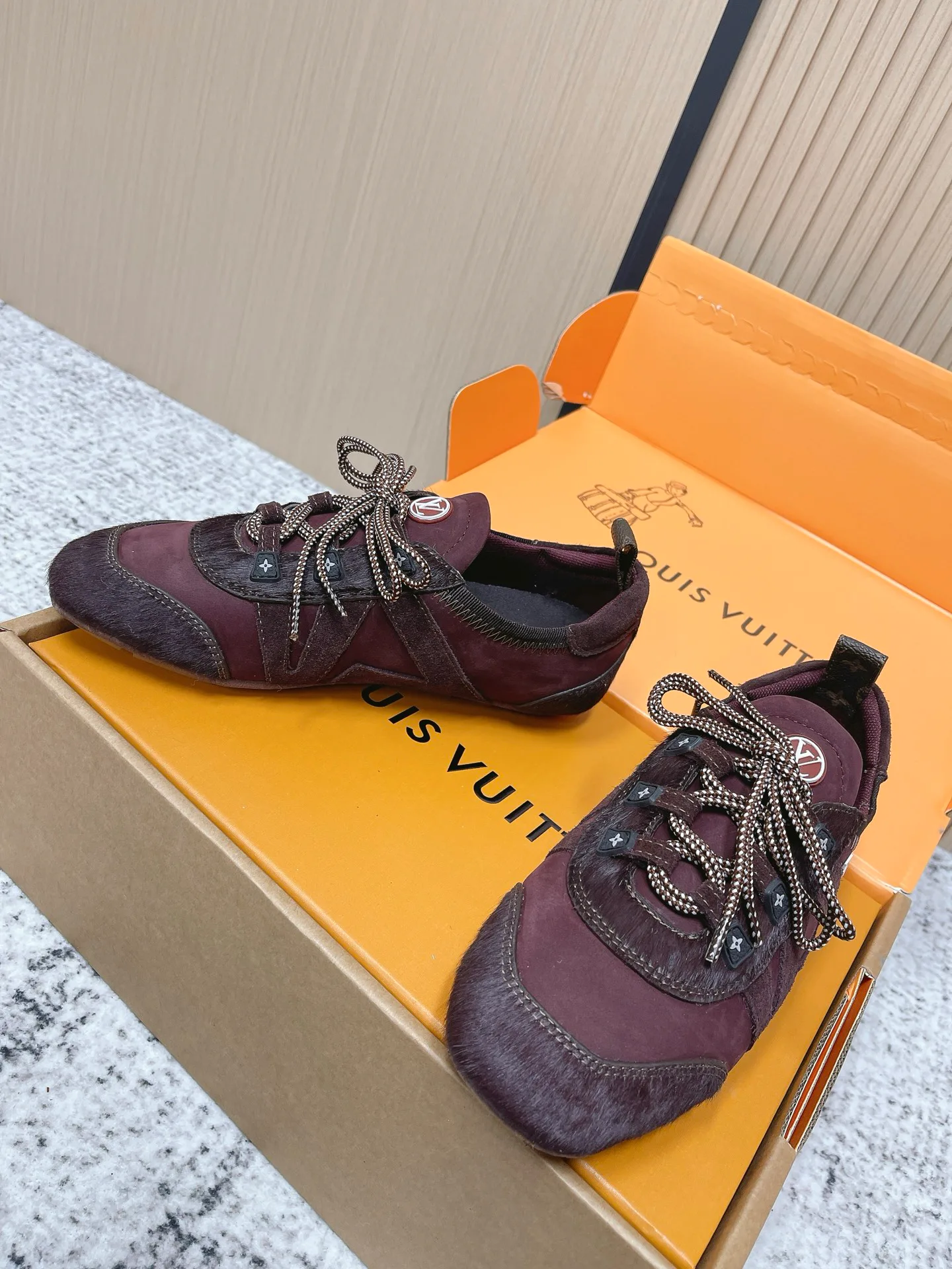 Кроссовки Женские Louis Vuitton 1958753