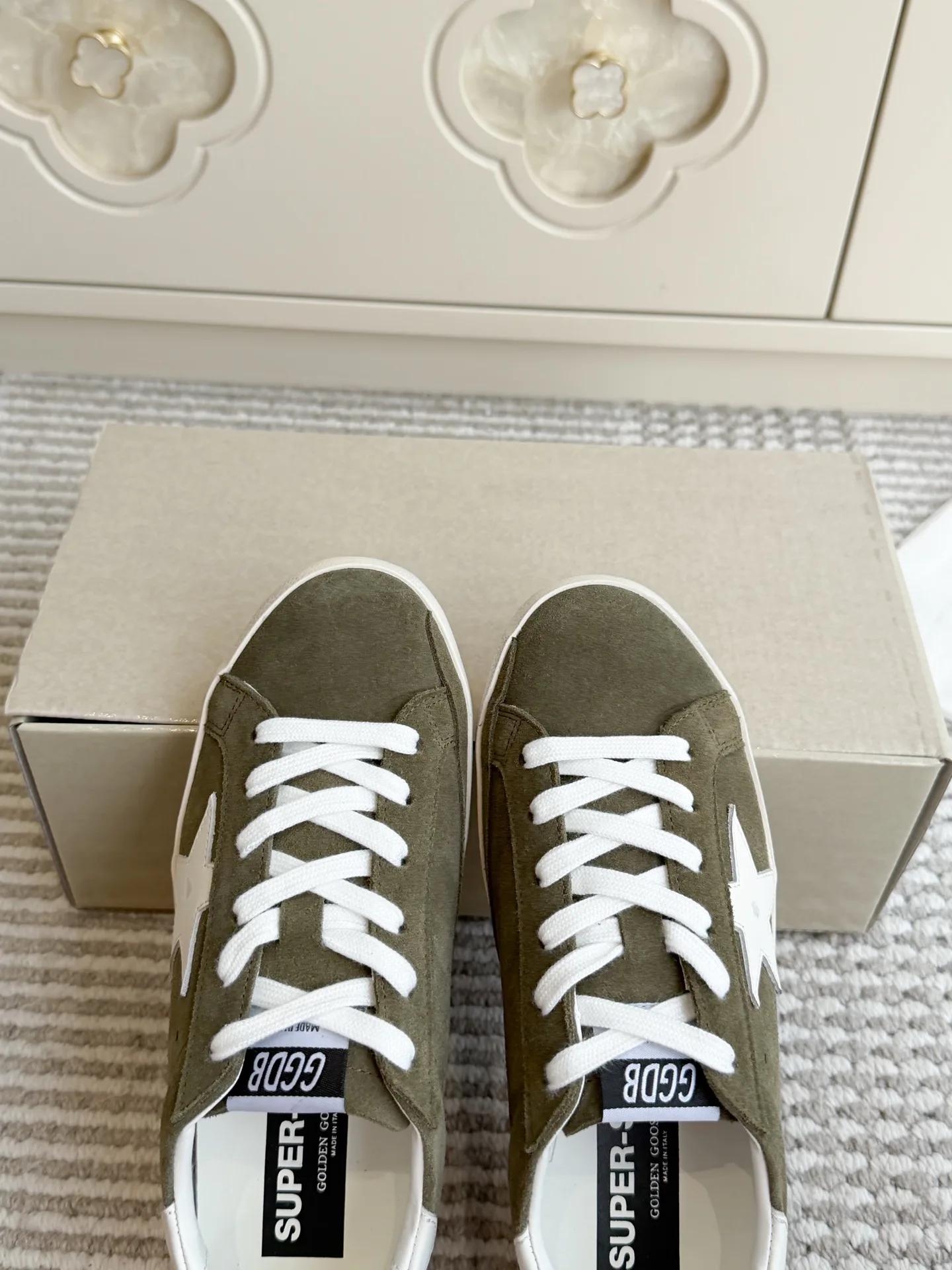 Кроссовки Женские Golden Goose 18360497