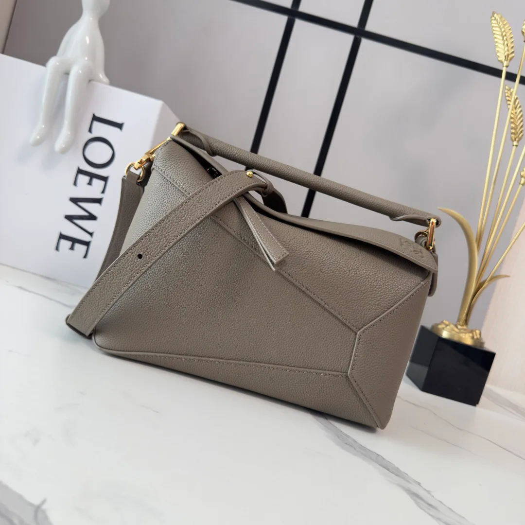 Классические Сумки Женские Loewe 13401808