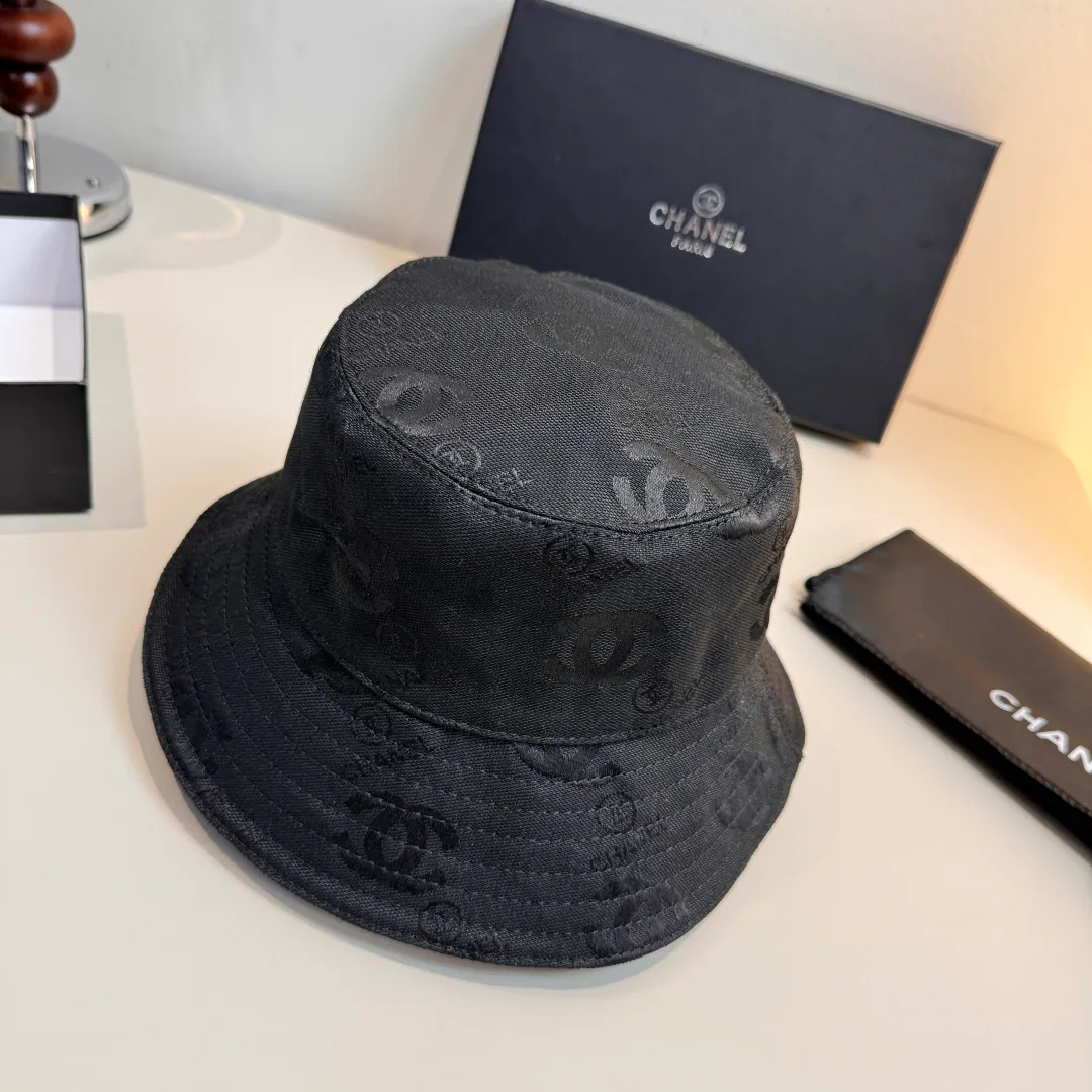 Головные Уборы Chanel 12647130