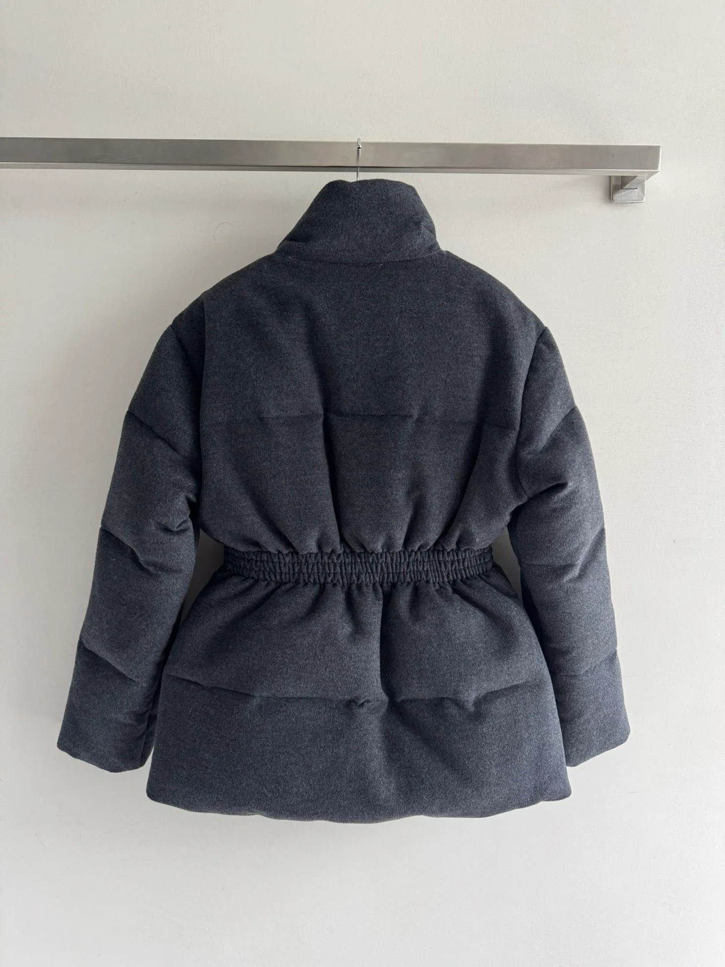 Куртки И Пуховики Женские Prada 18858567
