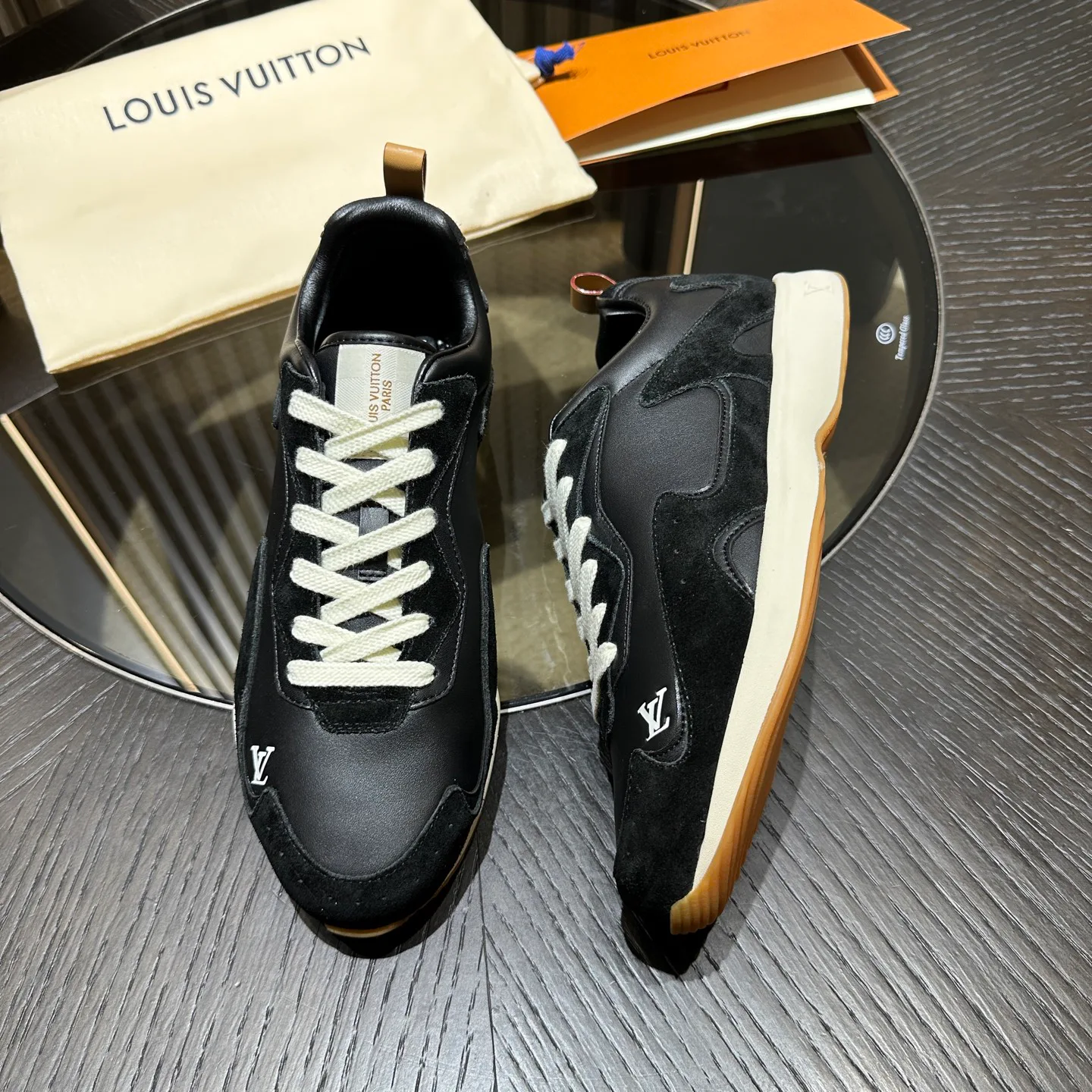 Кроссовки Мужские Louis Vuitton 18694043