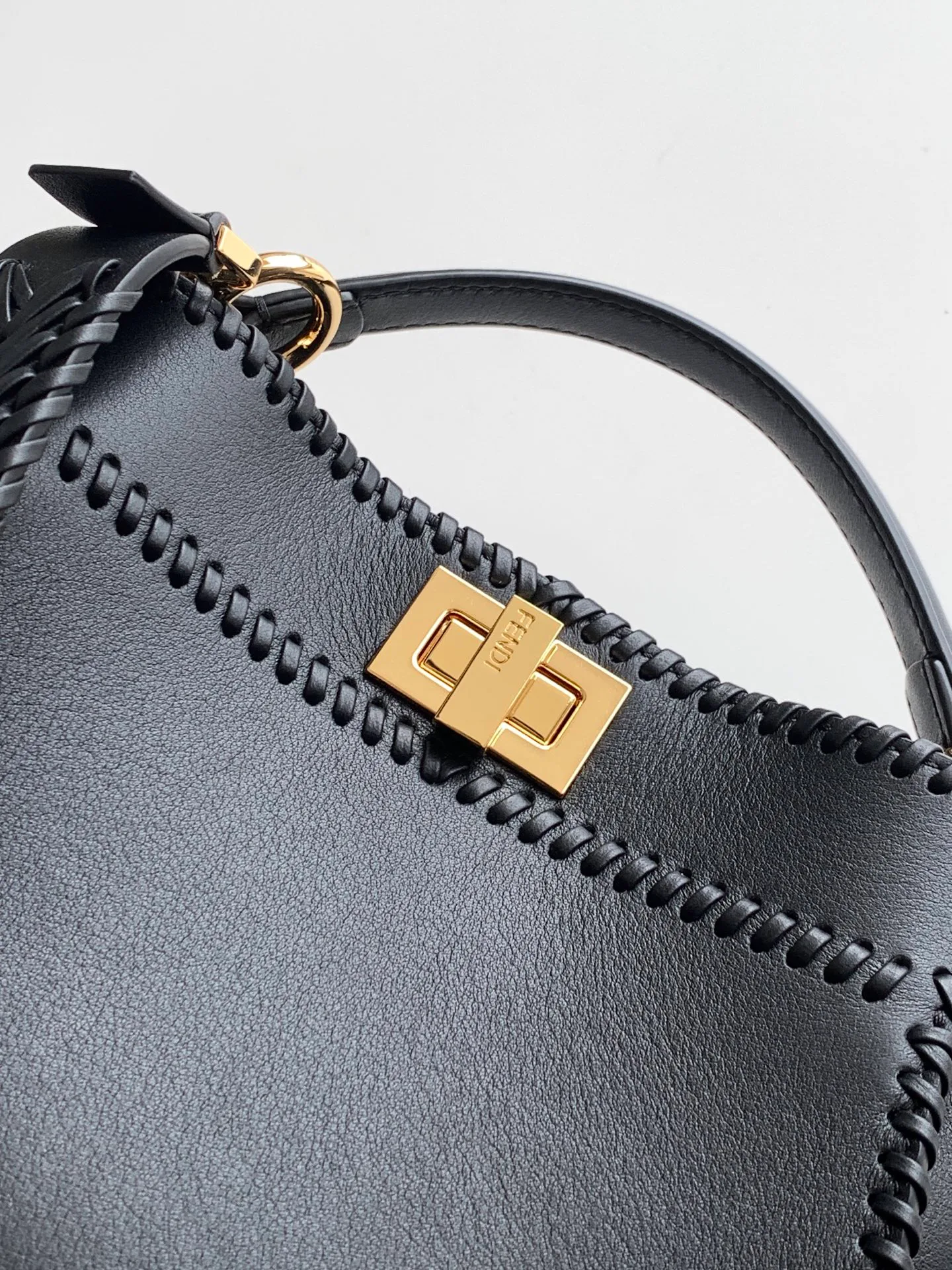 Классические Сумки Женские Fendi 13234487