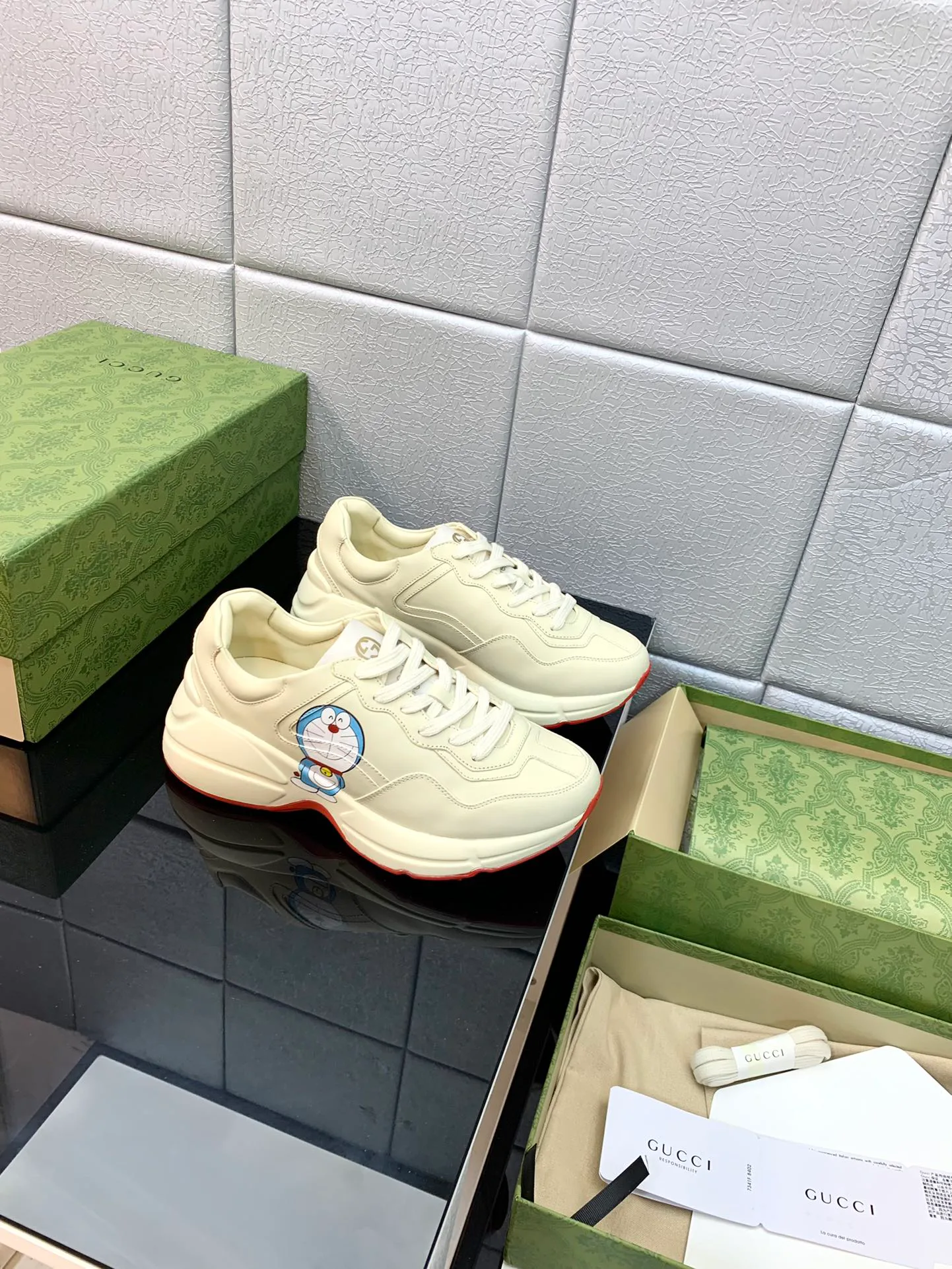 Кроссовки Женские Gucci 13080126