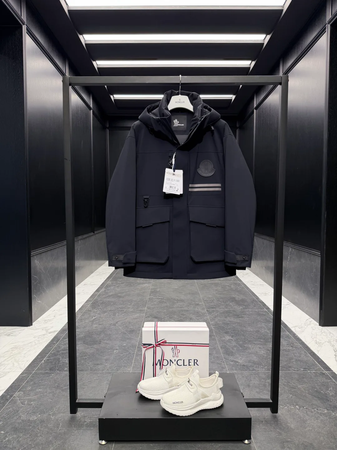 Куртки И Пуховики Мужские Moncler 870435