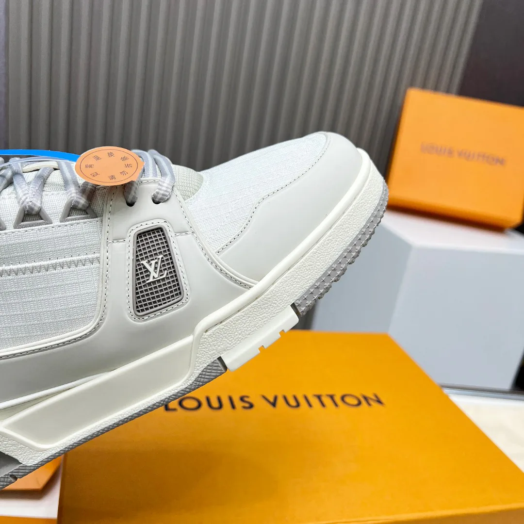 Кроссовки Женские Louis Vuitton 11707352