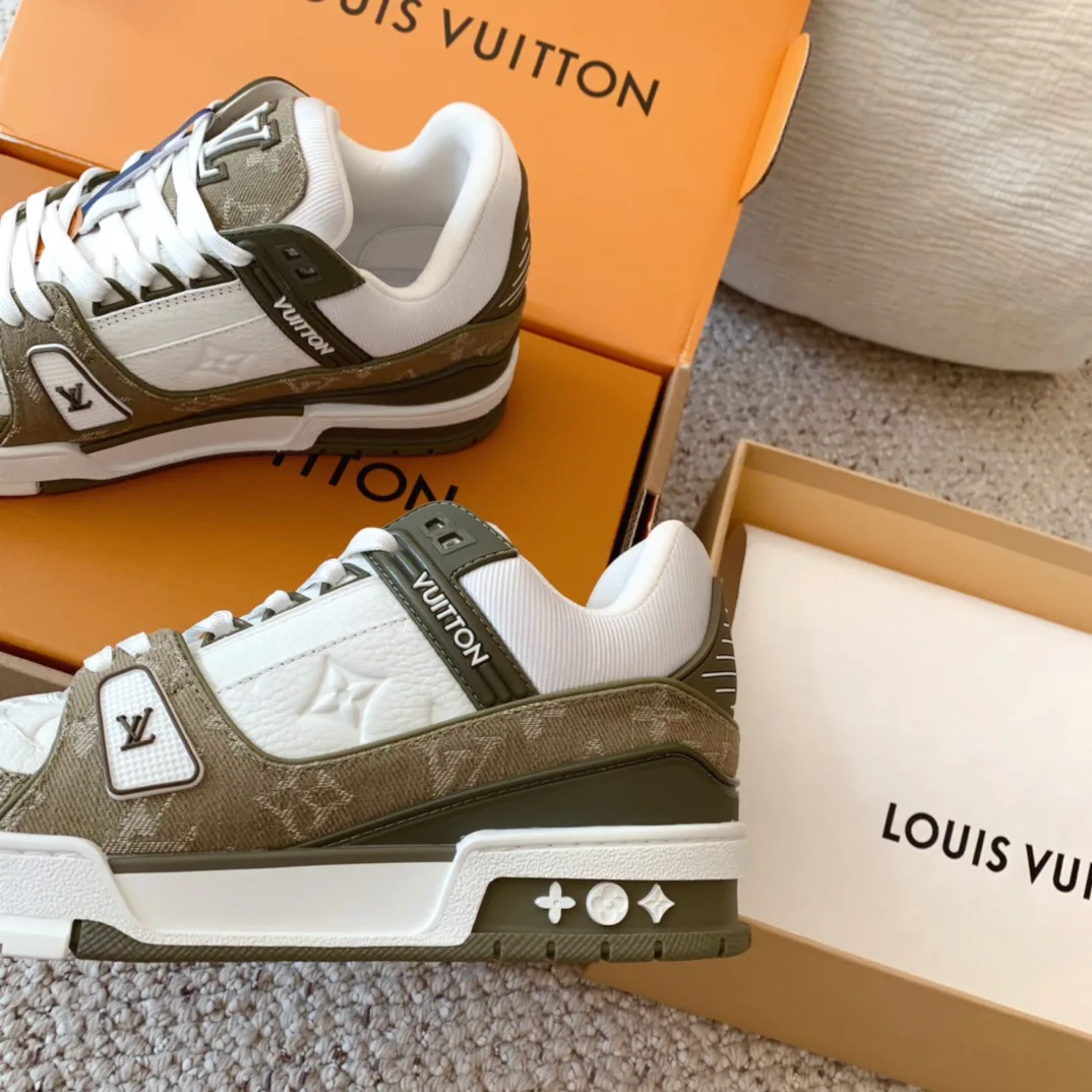 Кроссовки Женские Louis Vuitton 18625656