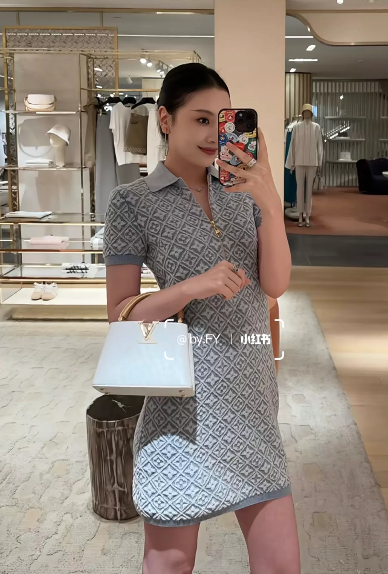 Платья Женские Louis Vuitton 17648349