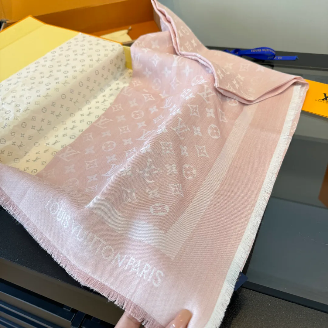 Шарфы Louis Vuitton 17935859