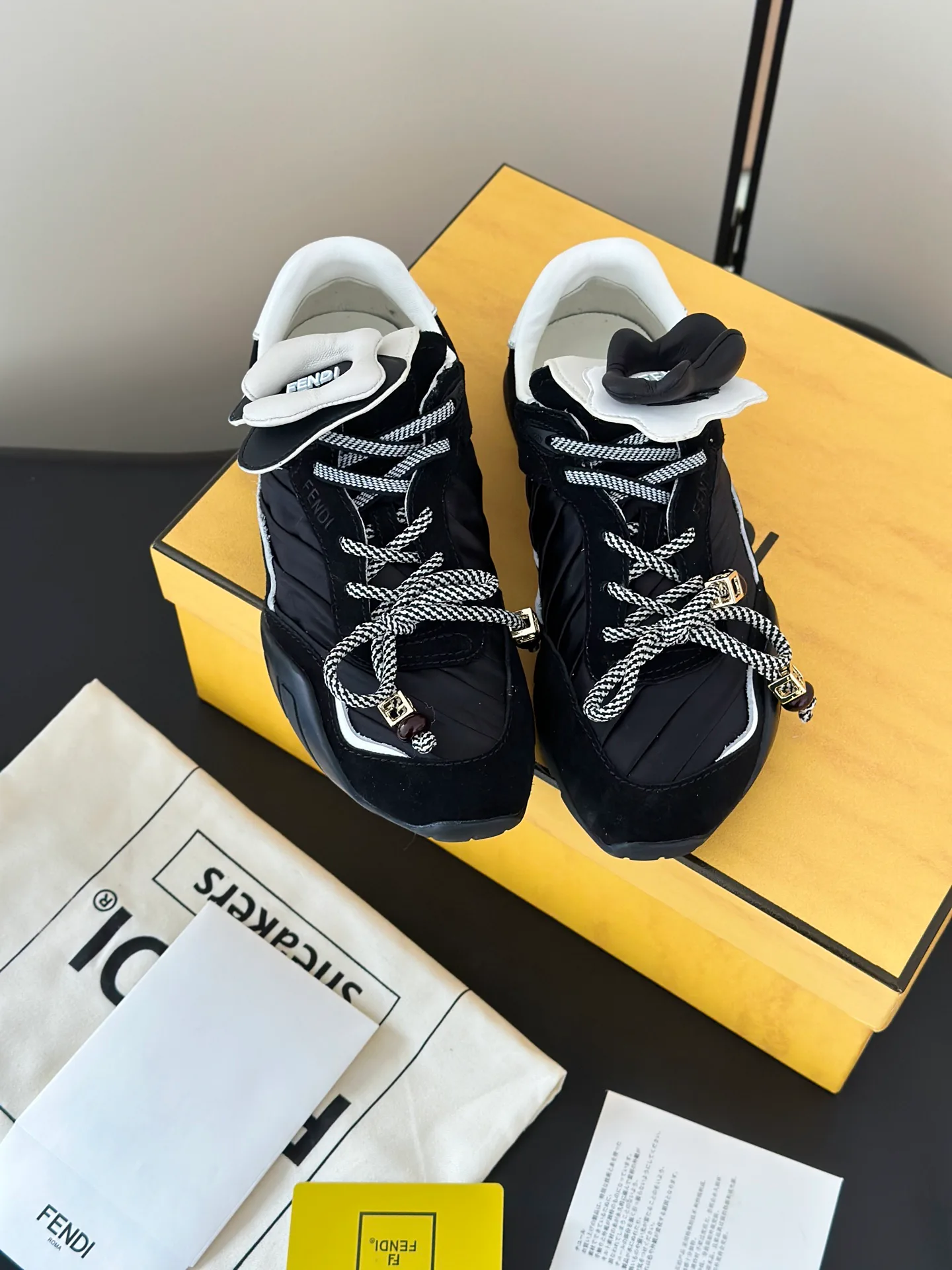 Кроссовки Женские Fendi 11886720