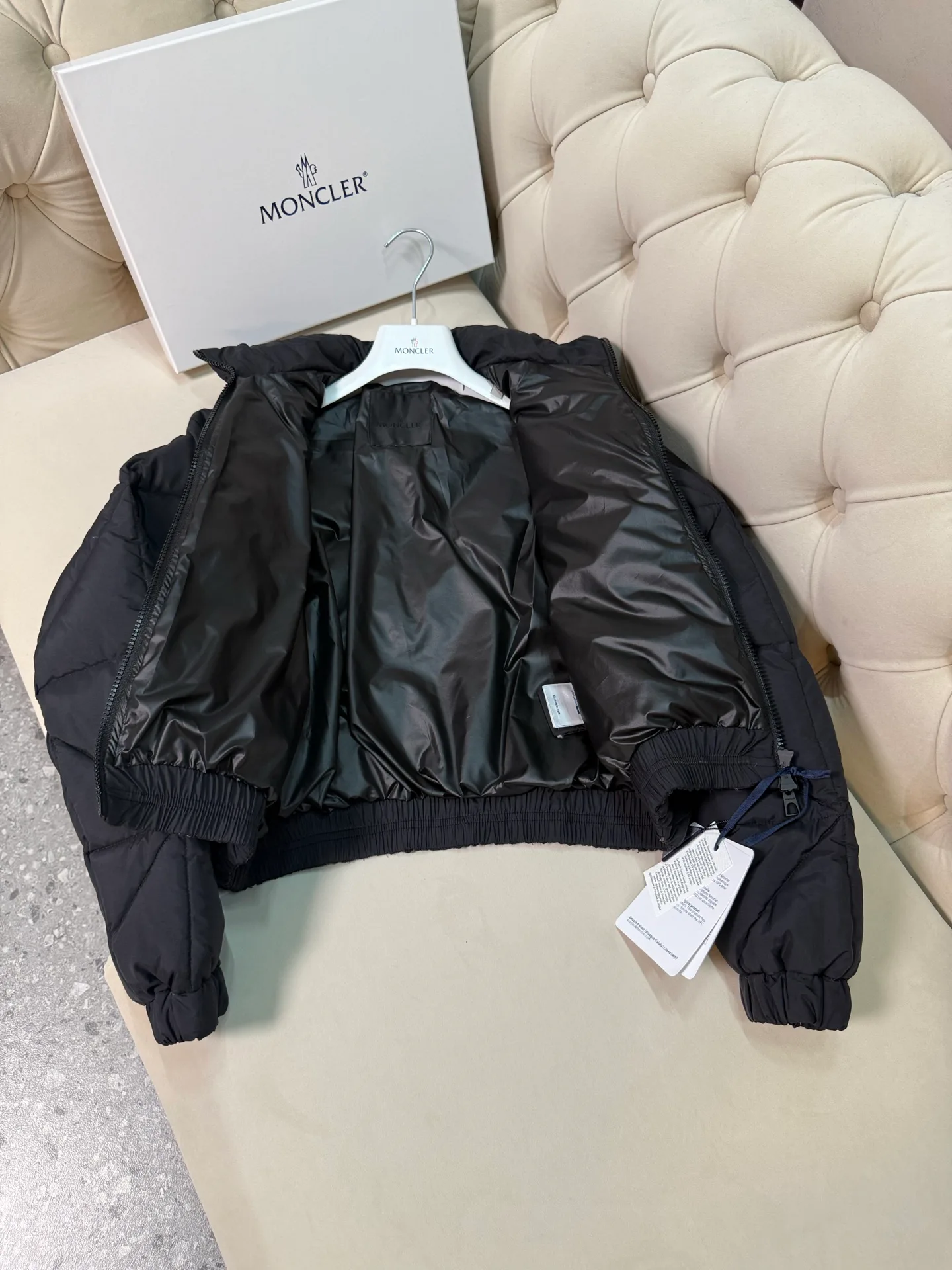 Куртки И Пуховики Женские Moncler 18825227