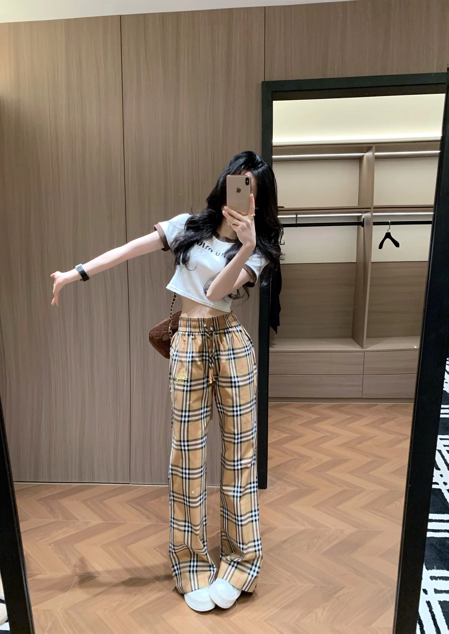 Брюки Женские Burberry 11249903