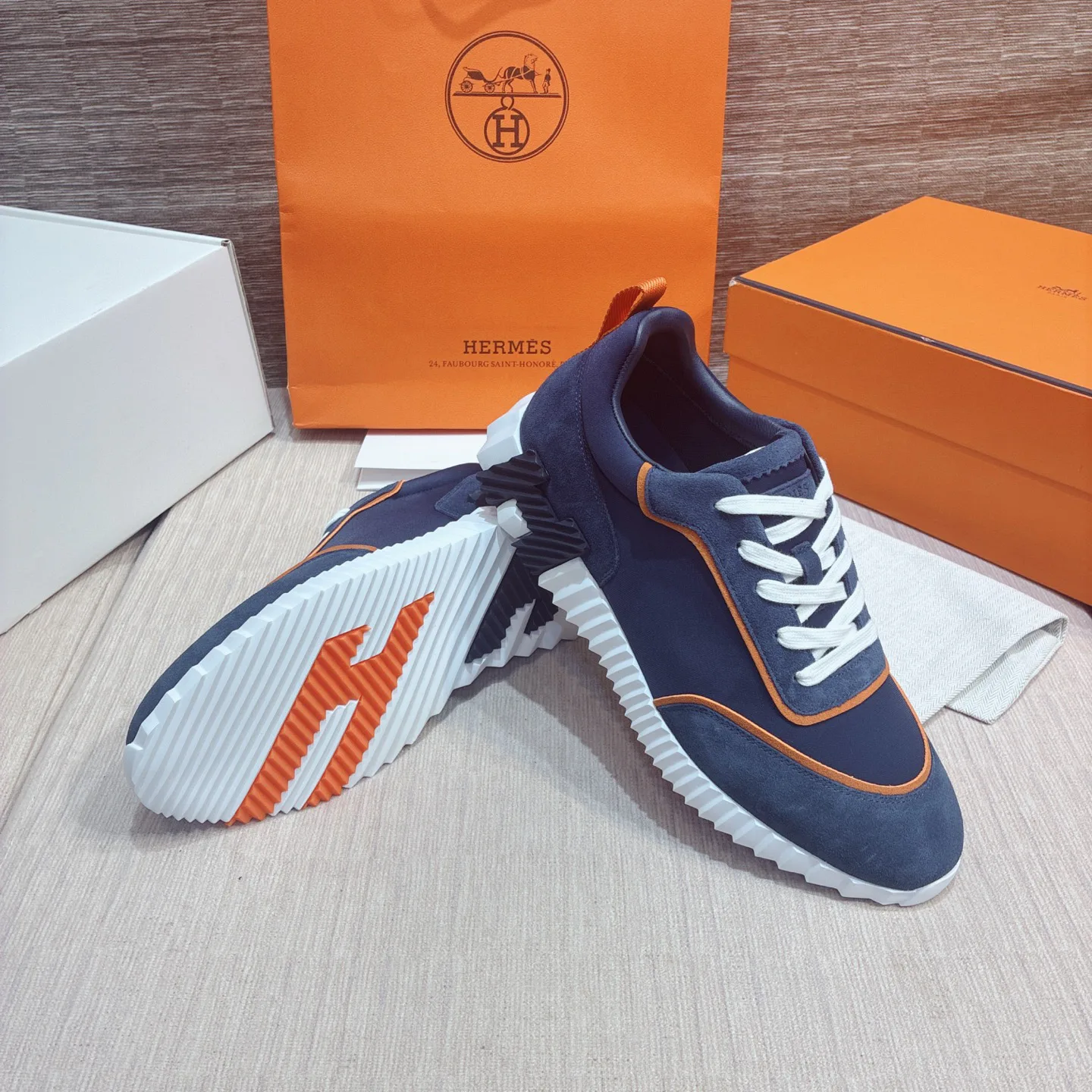 Кроссовки Женские Hermes 17977063