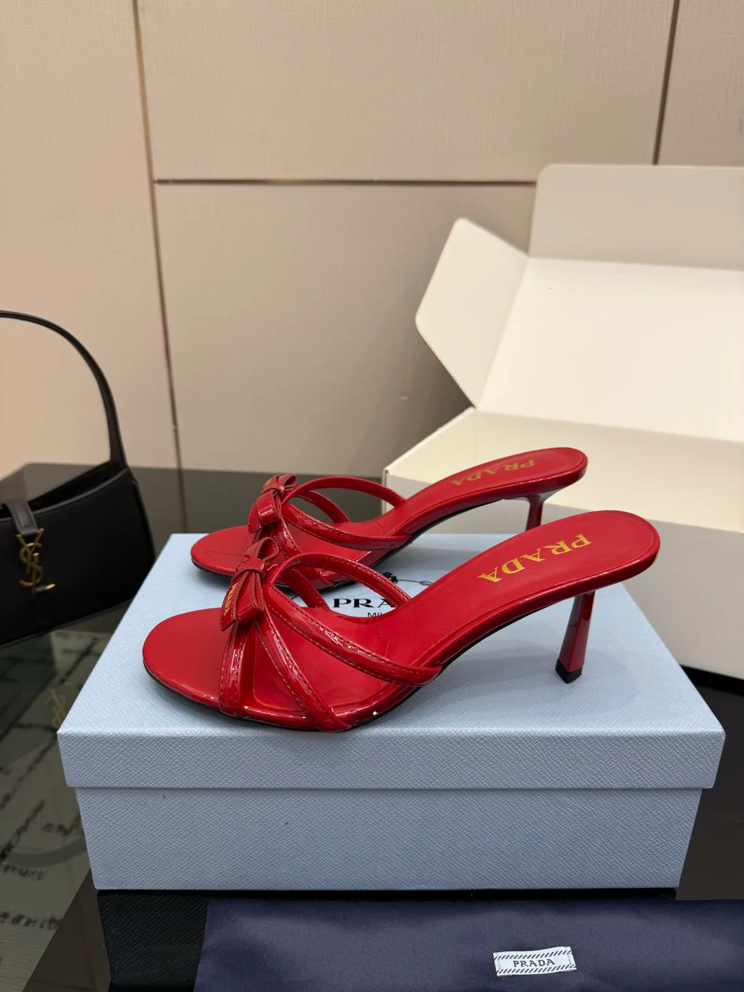 Босоножки Женские Prada 16960884