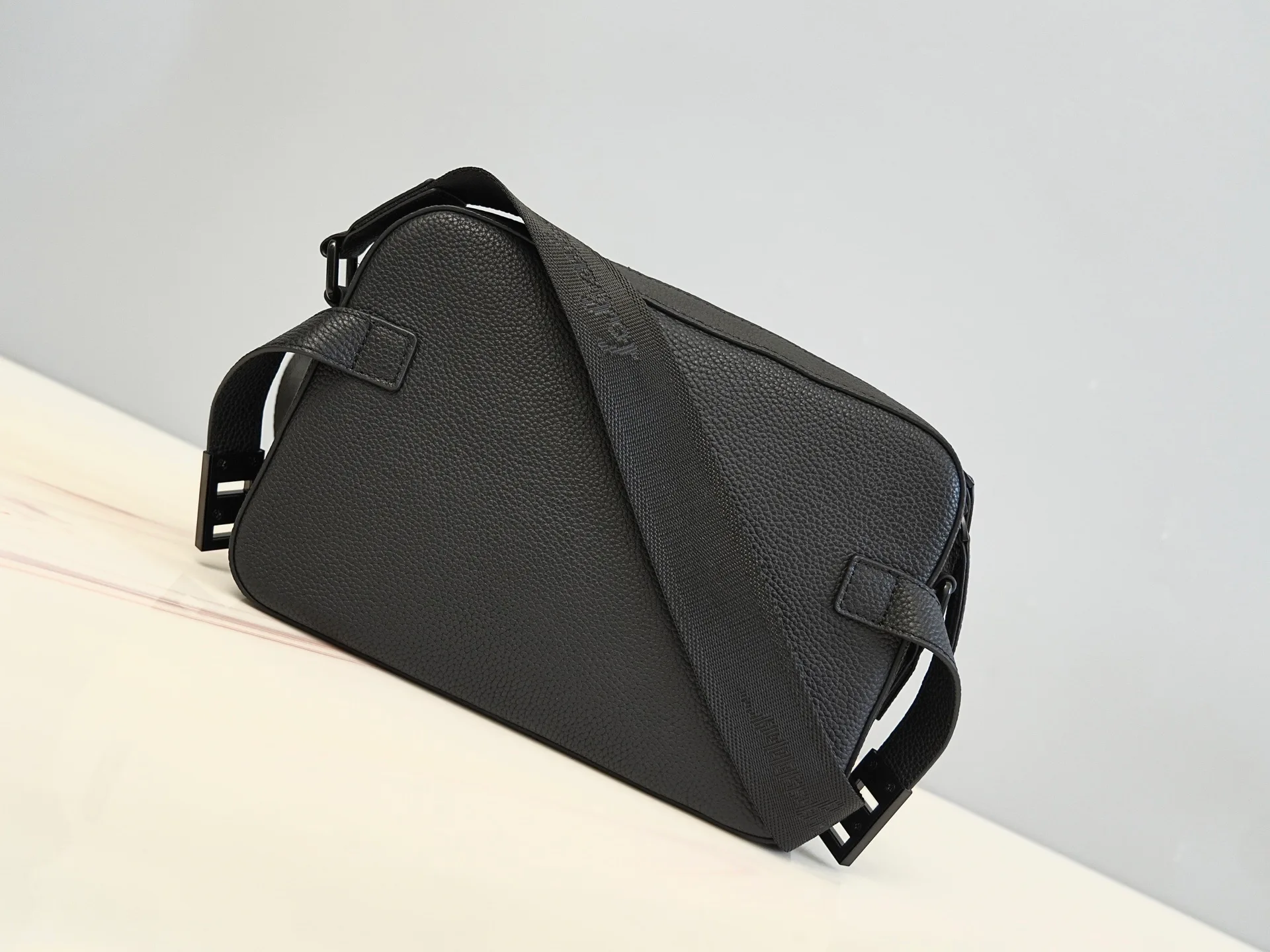 Кожаные Куртки И Дублёнки Мужские Salvatore Ferragamo 12723988