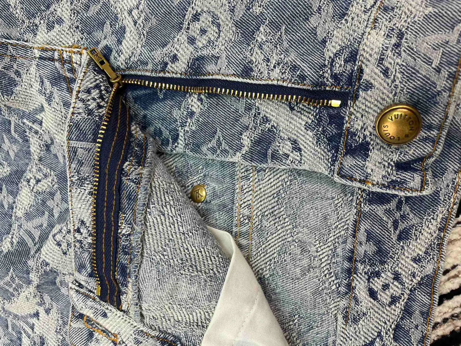 Шорты Женские Louis Vuitton 1293148