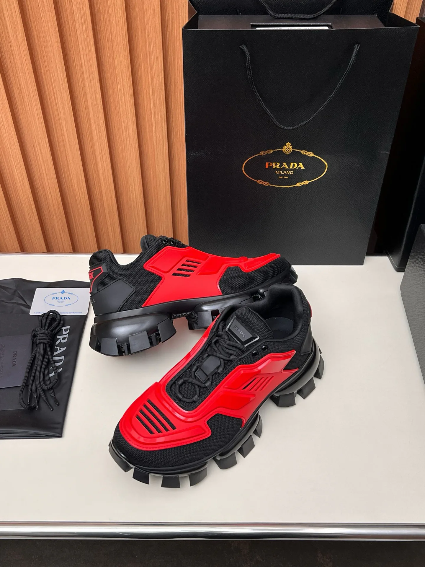 Кроссовки Женские Prada 17955146