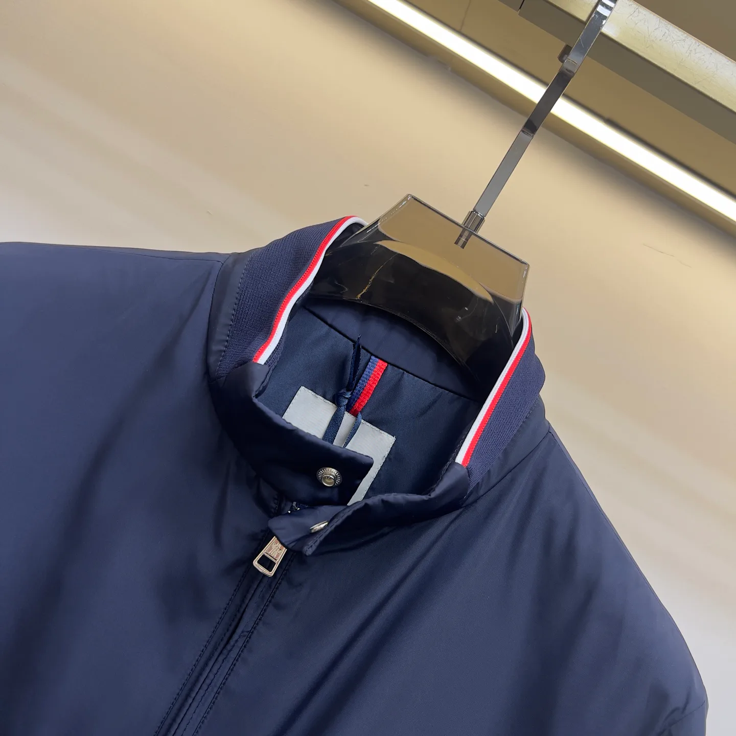 Куртки И Пуховики Женские Moncler 17340706