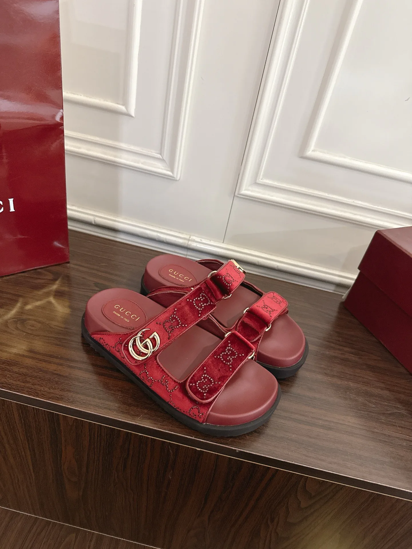 Шлепанцы Женские Gucci 13540607