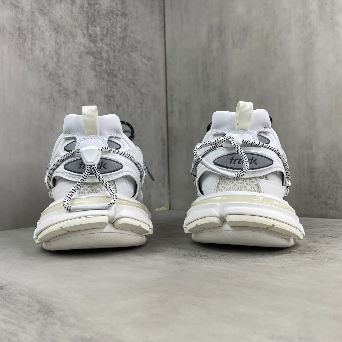 Кроссовки Женские Balenciaga 11705511