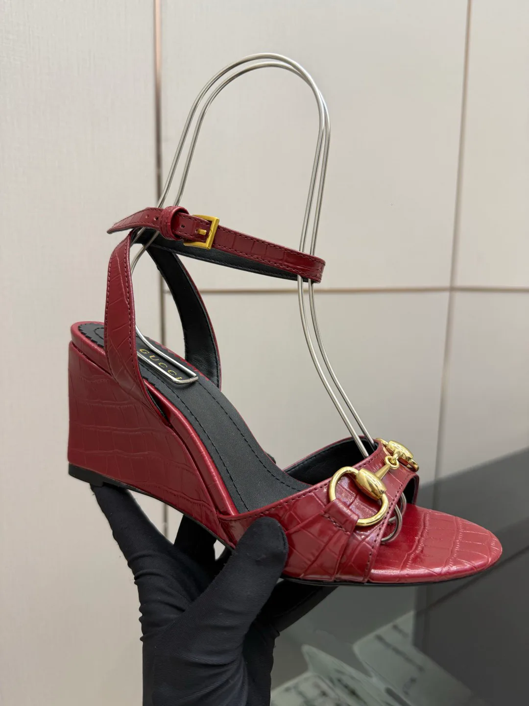 Босоножки Женские Gucci 18049071